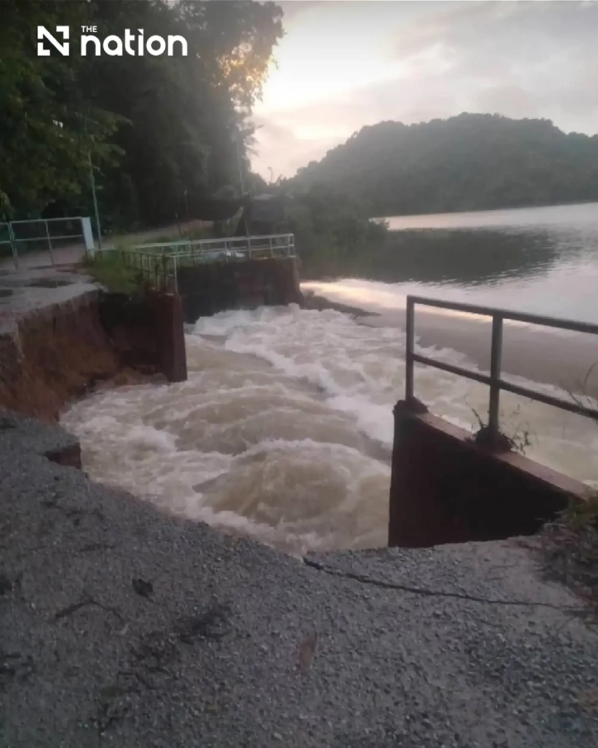 Rayong flood alert widens as Khao Chuk Dam and Prasae Reservoir raise concerns