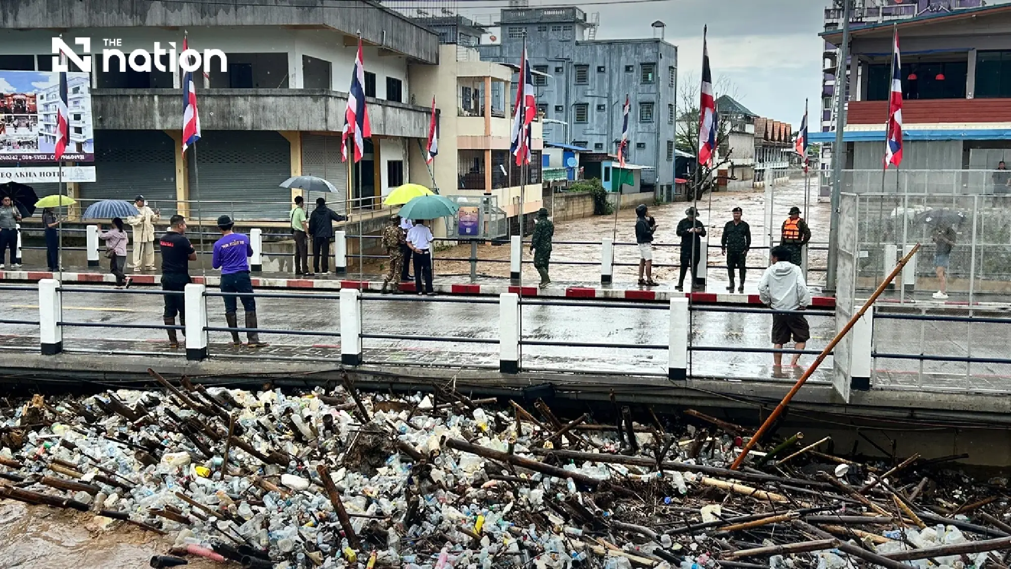 Chiang Rai flood alert after Mae Sai River reaches bridge underside