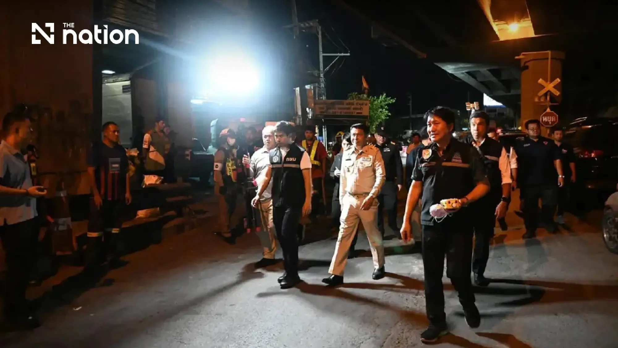 Bangkok races to contain Rama 3 oil leak and warns against sparks