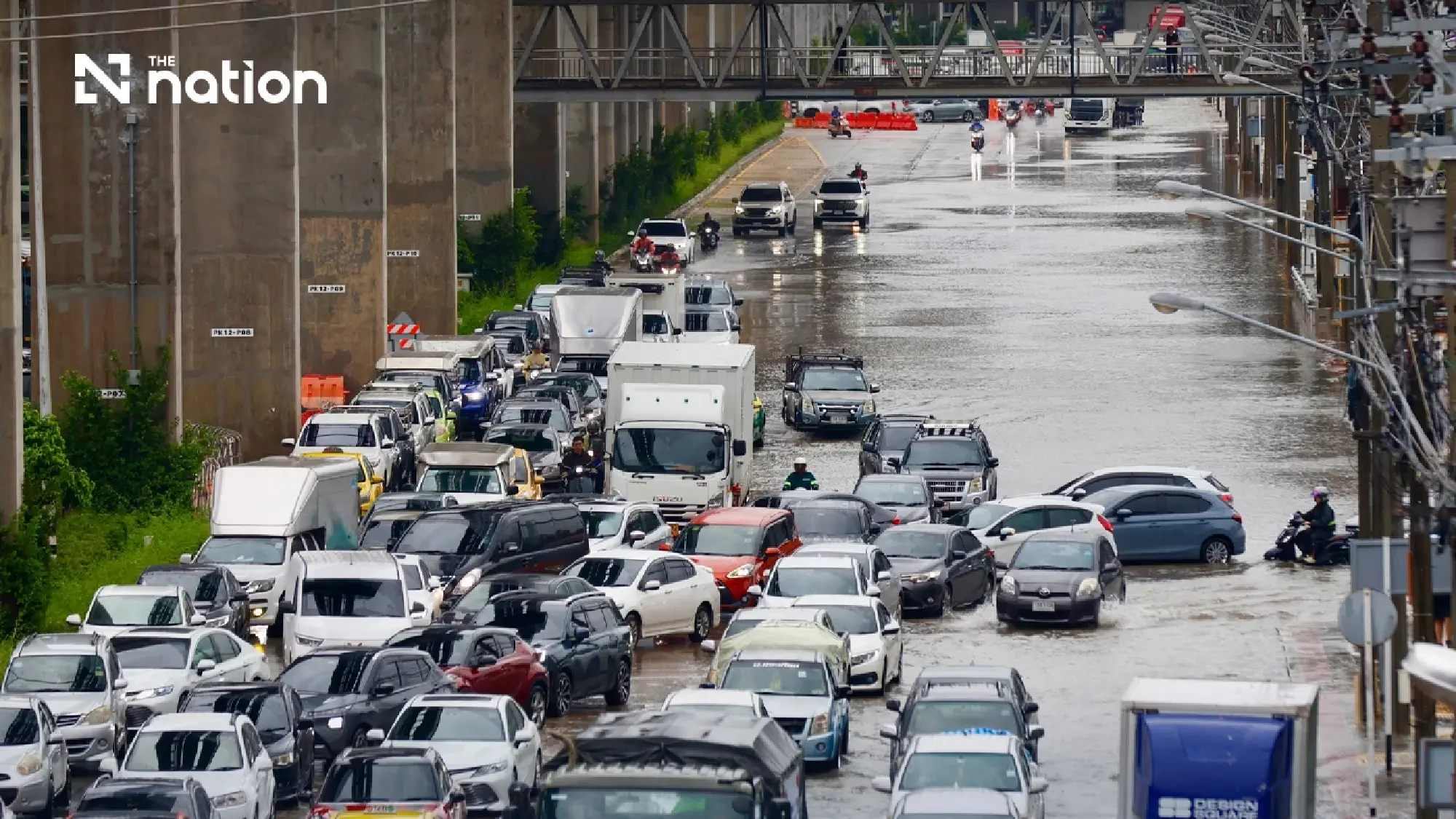 Bangkok warns small cars off 7 flooded locations on Sept 26