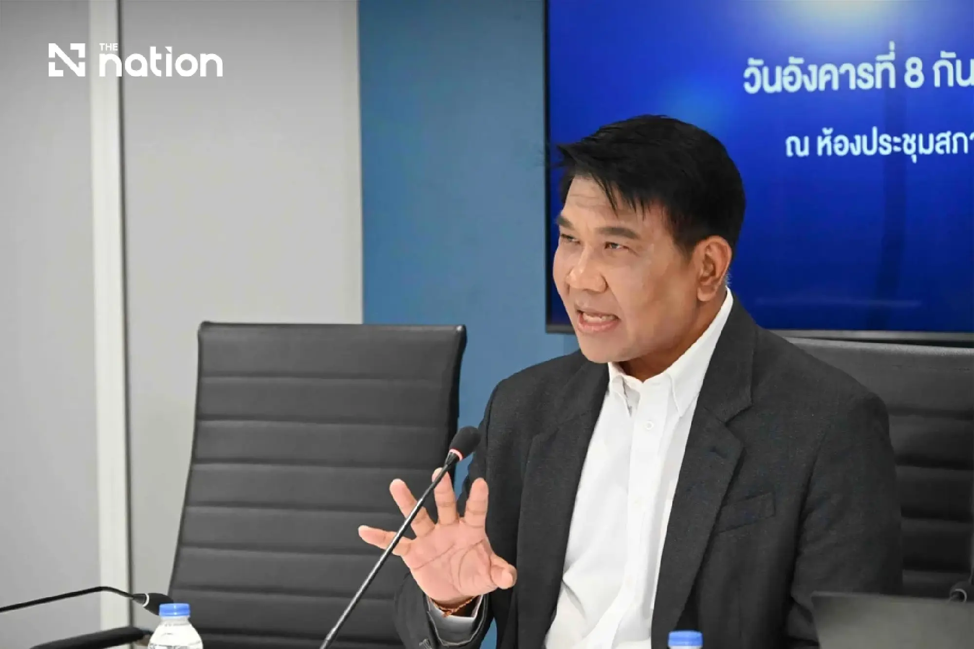 Thanavath Phonvichai, president of UTCC and chief adviser of its Centre for Economic and Business Forecasting