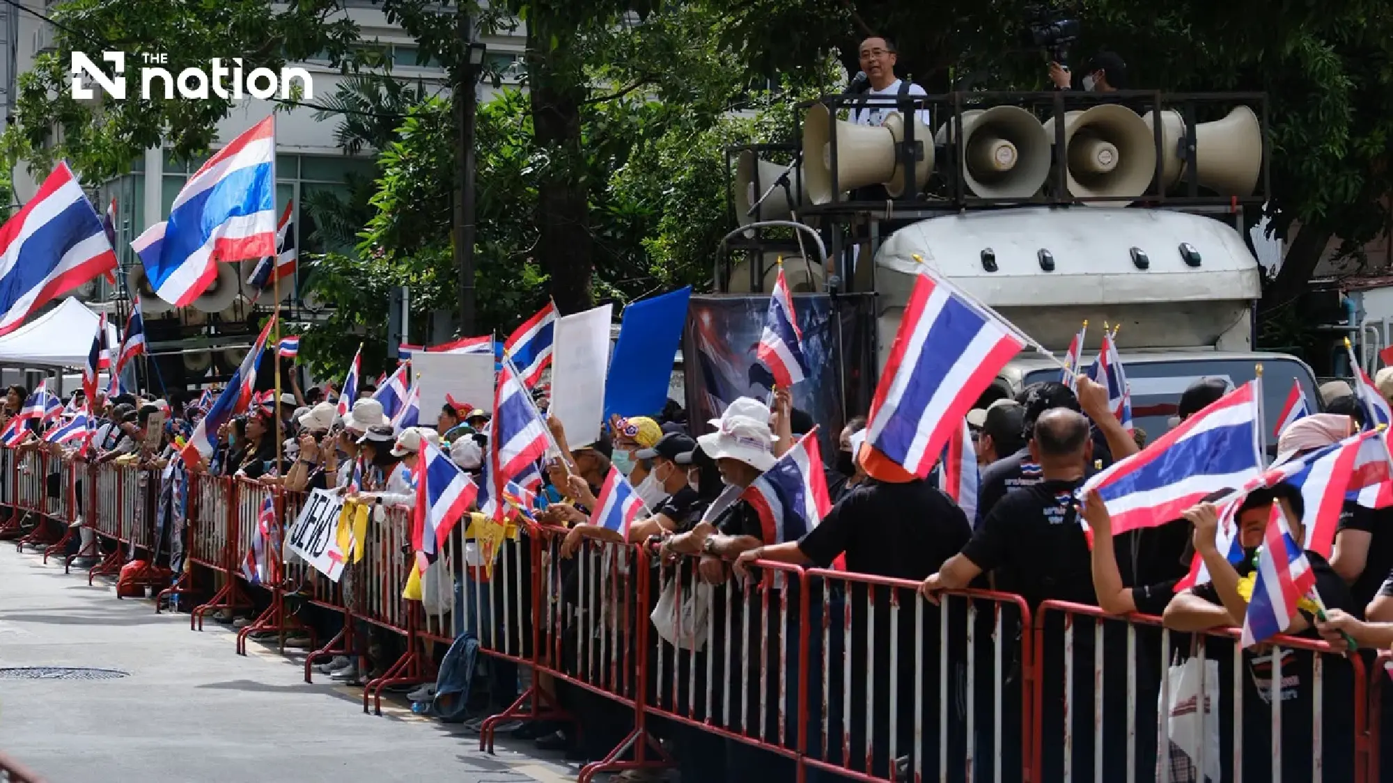 Sondhi leads protest outside Israeli embassy in Bangkok
