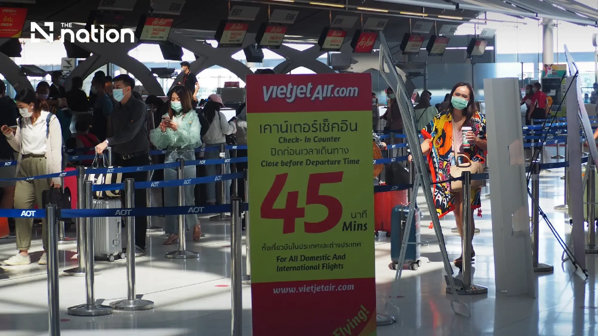 Four airlines offer flexible travel options as Bangkok flooding disrupts journeys