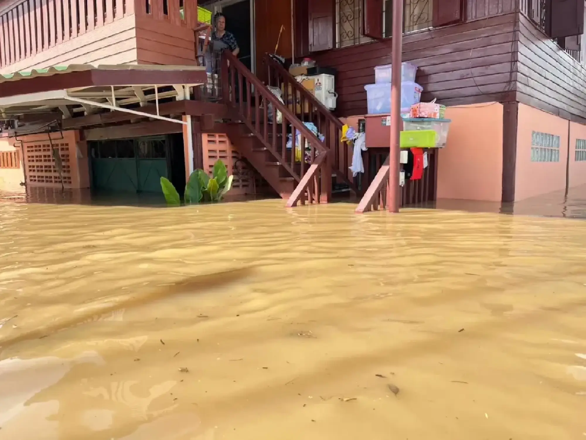 DDPM orders immediate evacuations in 7 Ratchaburi districts on Sept 29