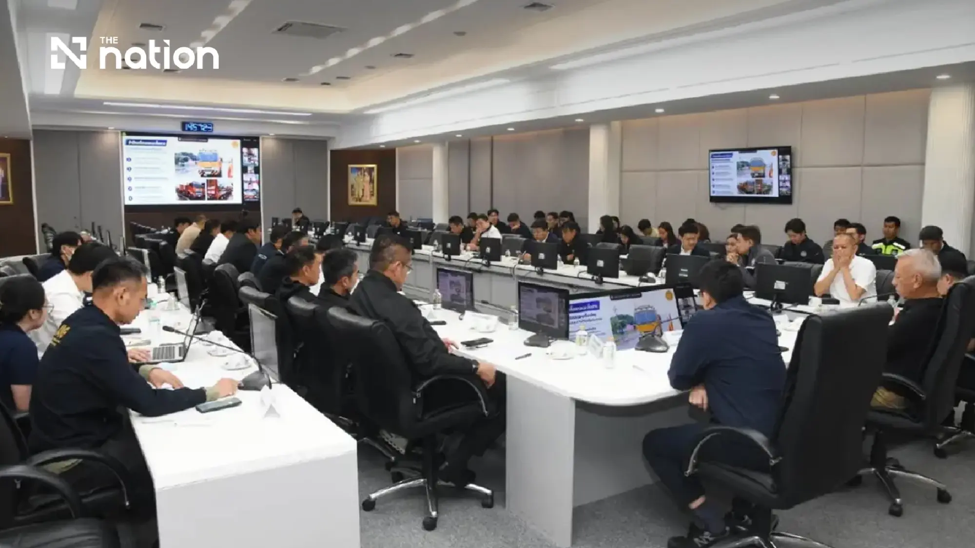Bangkok airports remain open as Transport Ministry sets up flood war room