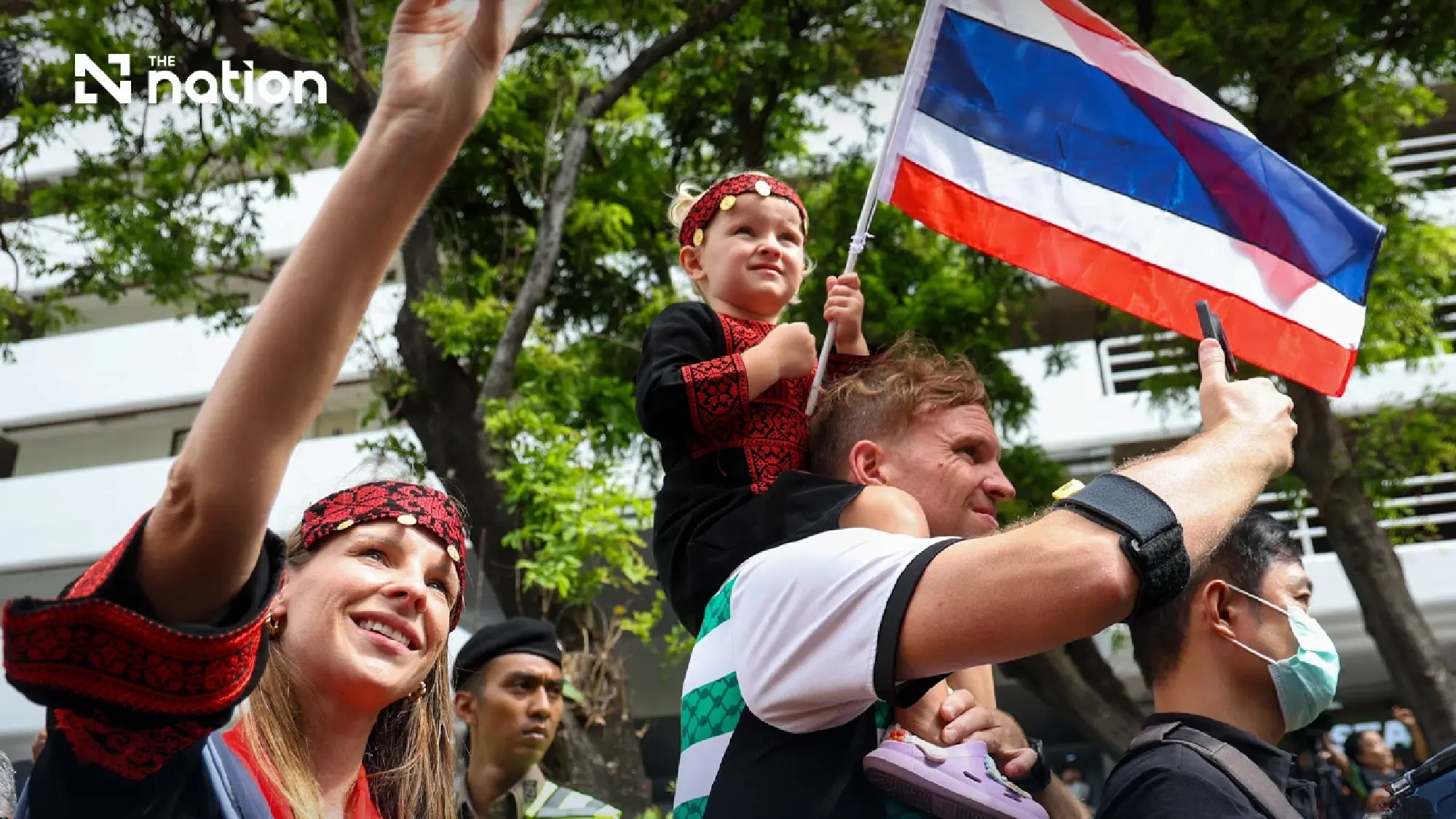 Sondhi leads protest outside Israeli embassy in Bangkok