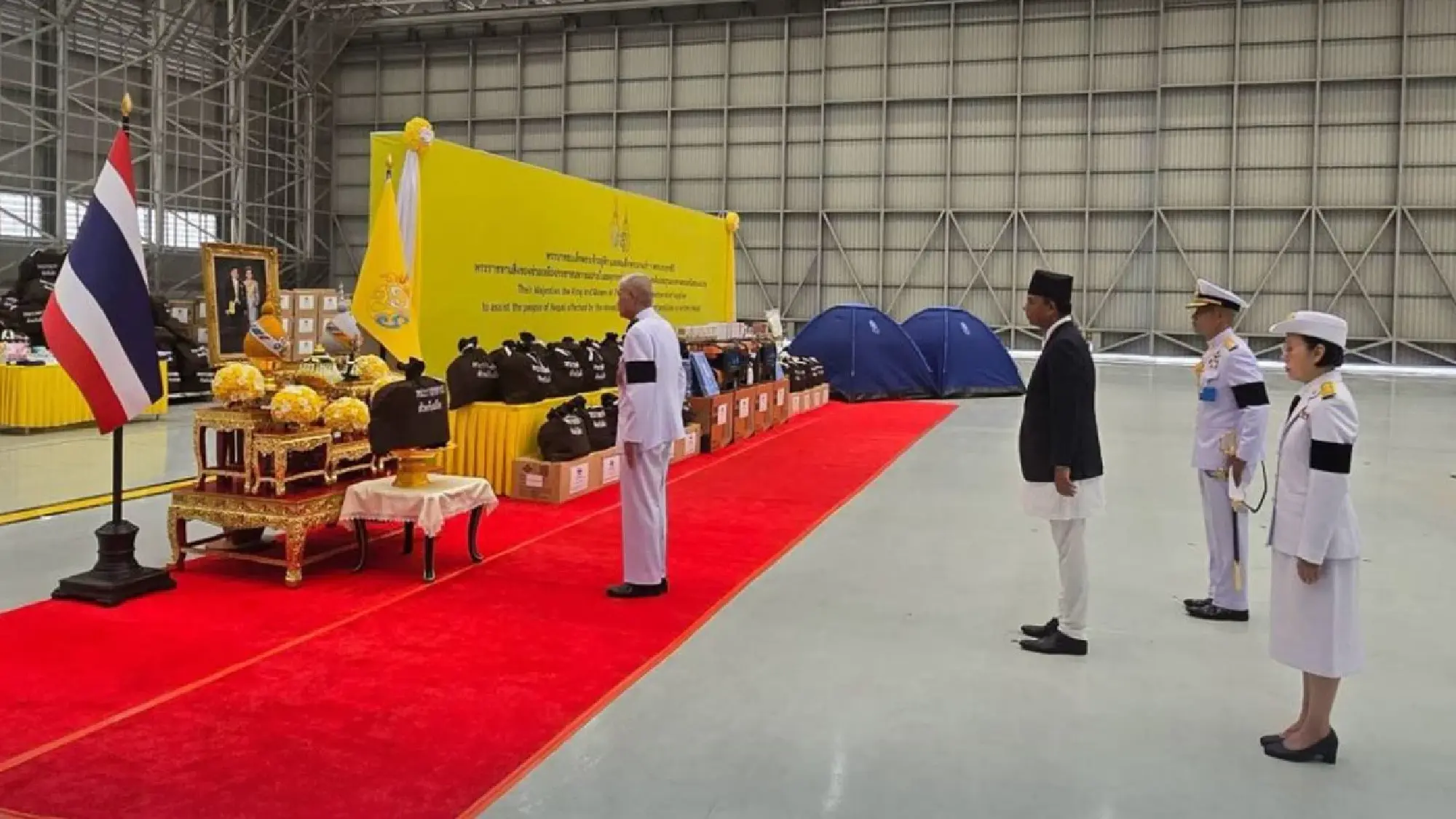 Thai Monarchs Dispatch Royal Relief Supplies to Flood-Stricken Nepal