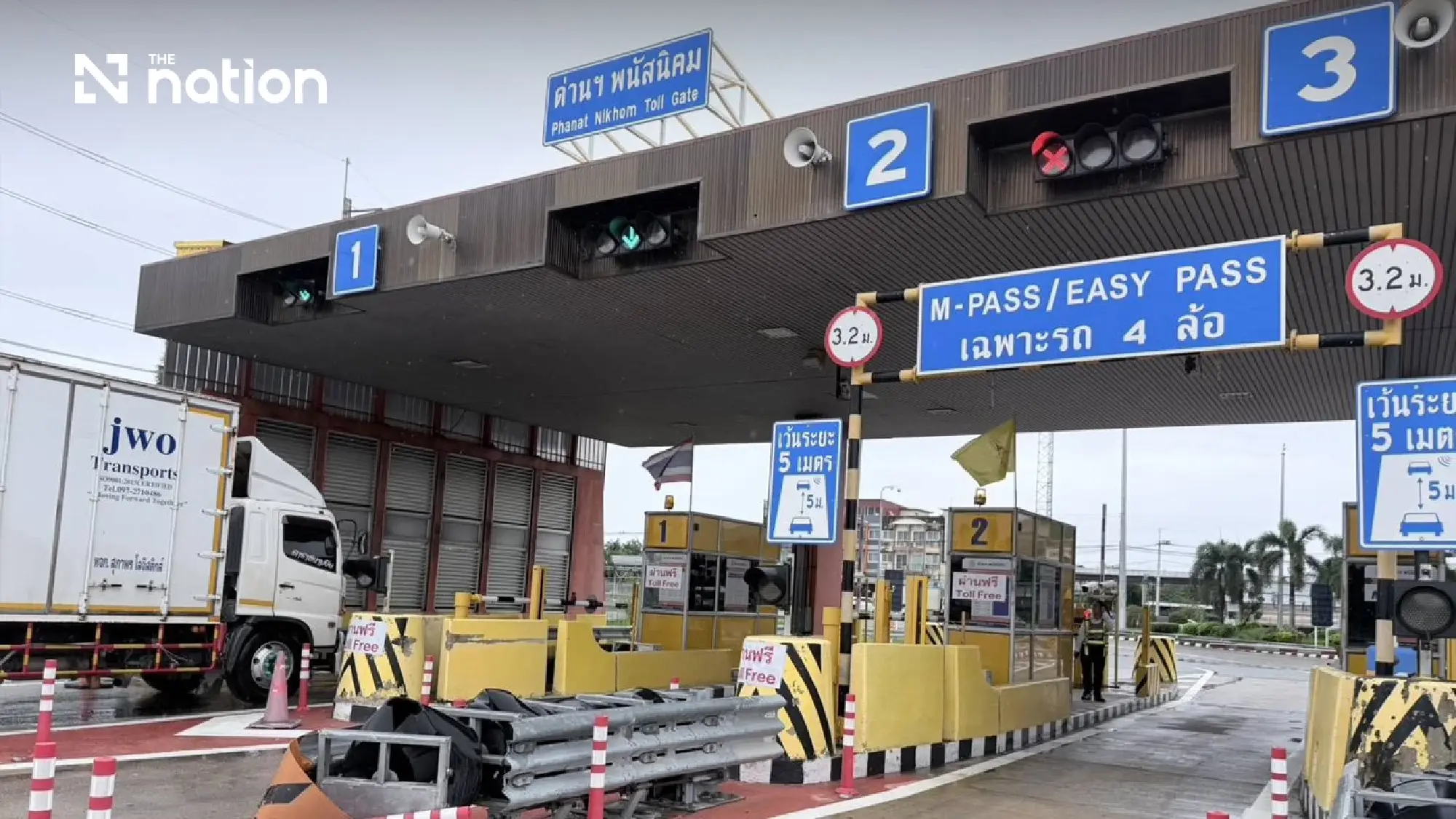 Toll-free M7, M9 and Don Muang Tollway access extended amid floods