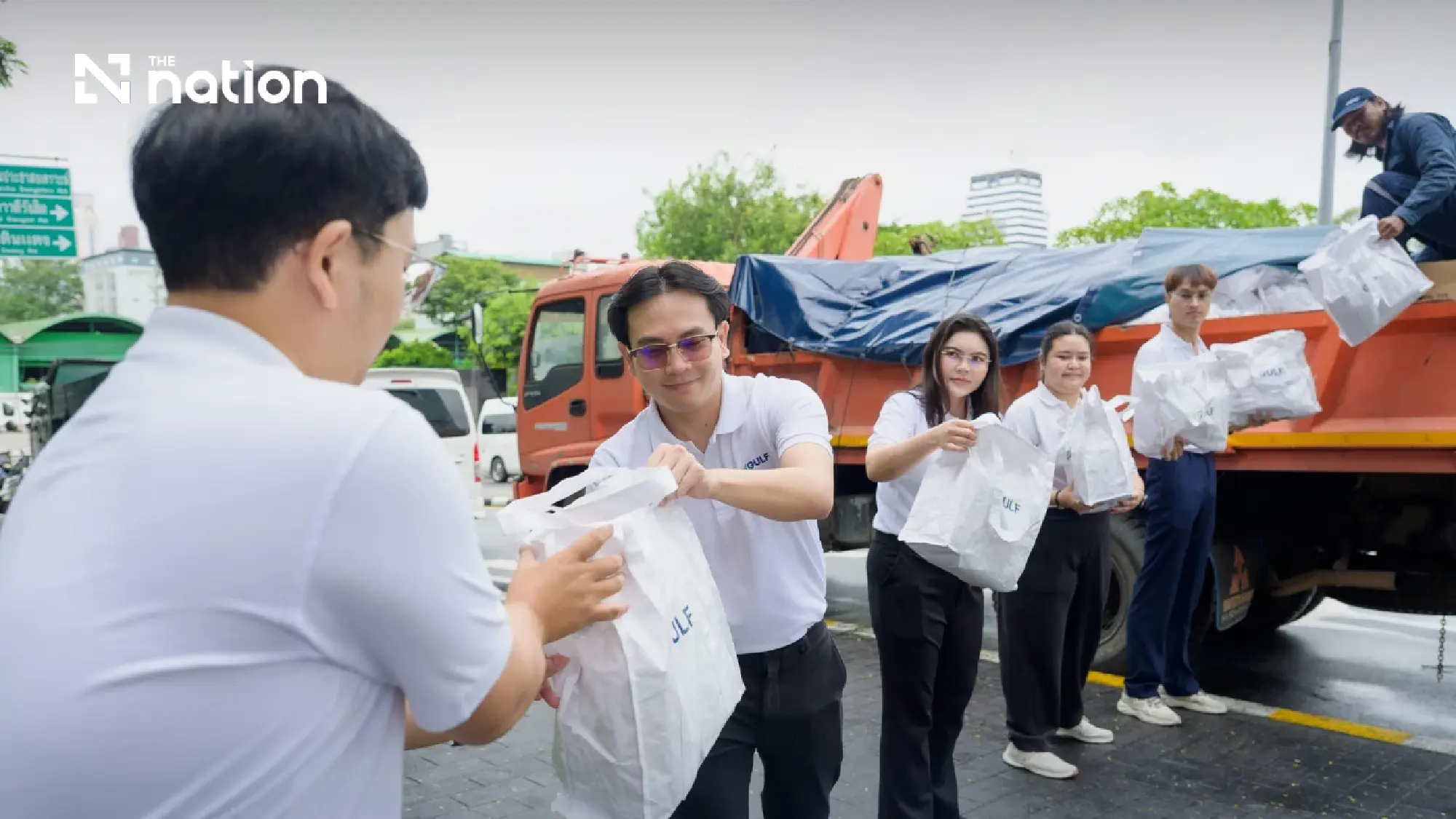 GULF Volunteers Join Forces to Support Bangkok’s Flood-Affected Communities, Deliver ‘GULF Care’ Relief Kits and Essential Supplies