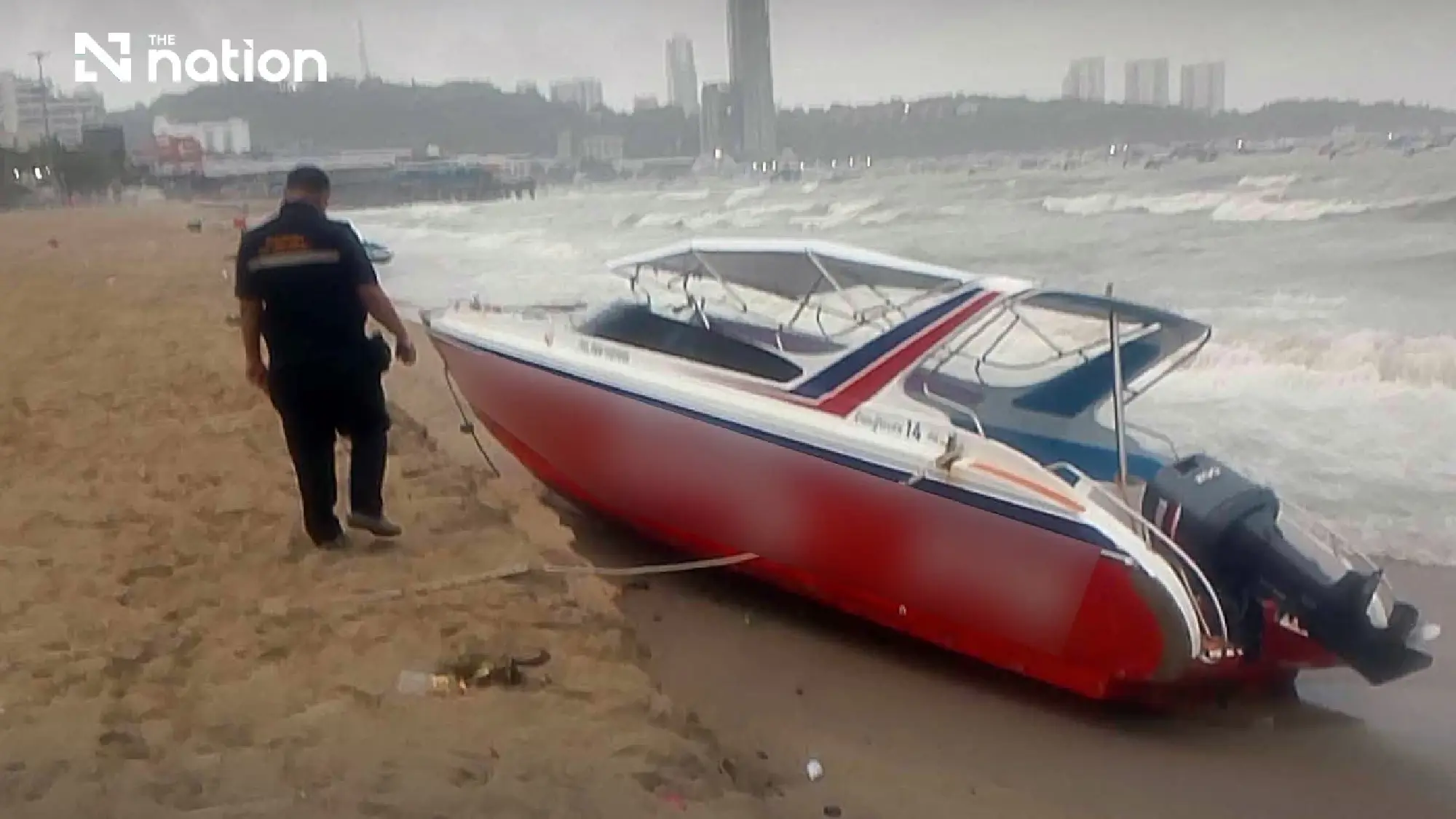 Sri Racha orders over 200 households to evacuate amid floods as Pattaya bans all boat departures on Sept 25