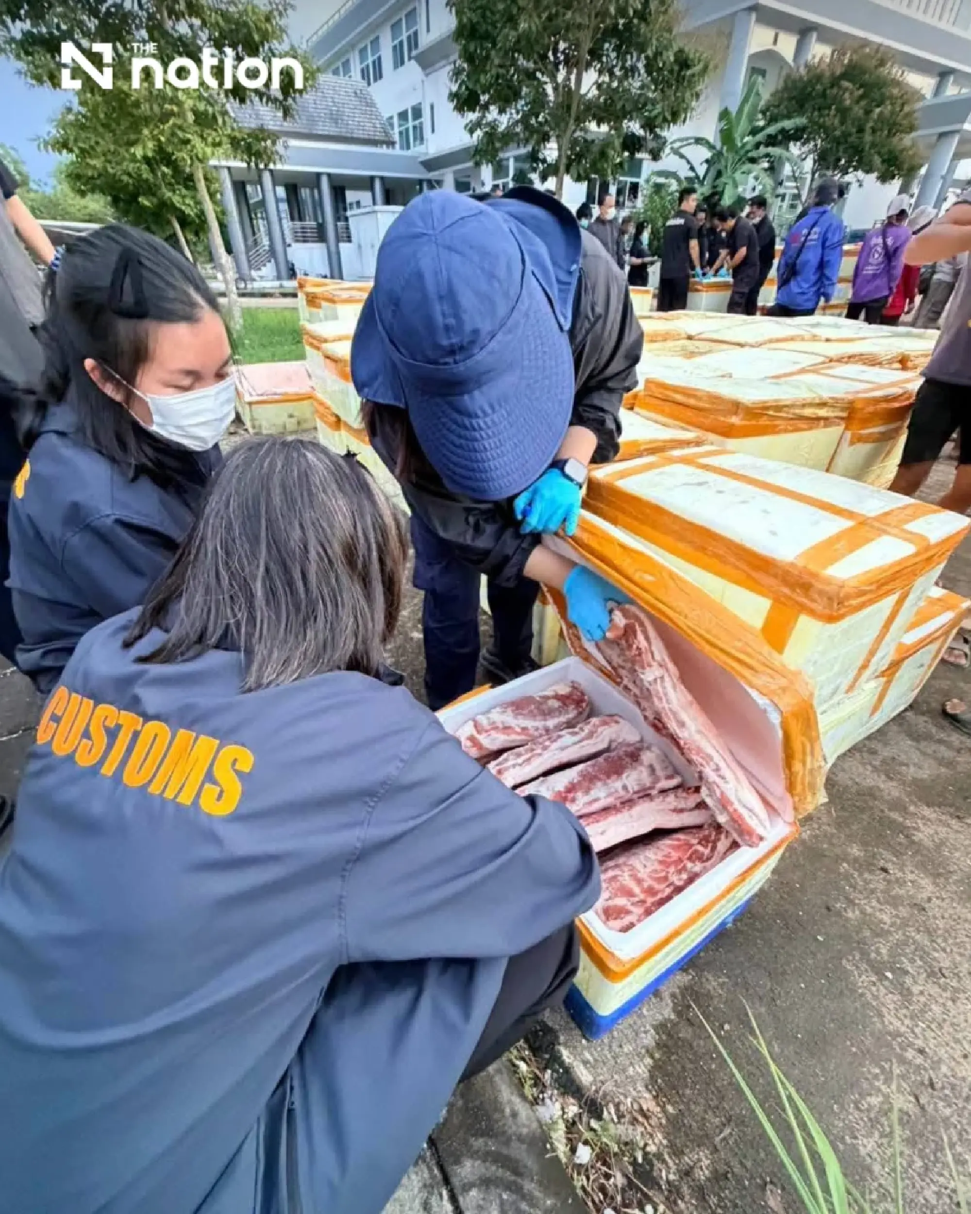 Chiang Saen Customs seize 16.5 tonnes of pork from China on Sept 17