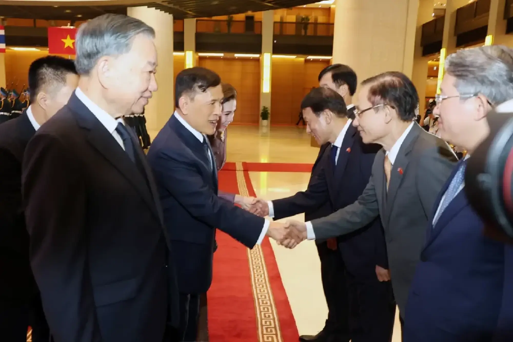 King and Queen attend official welcome ceremony in Vietnam