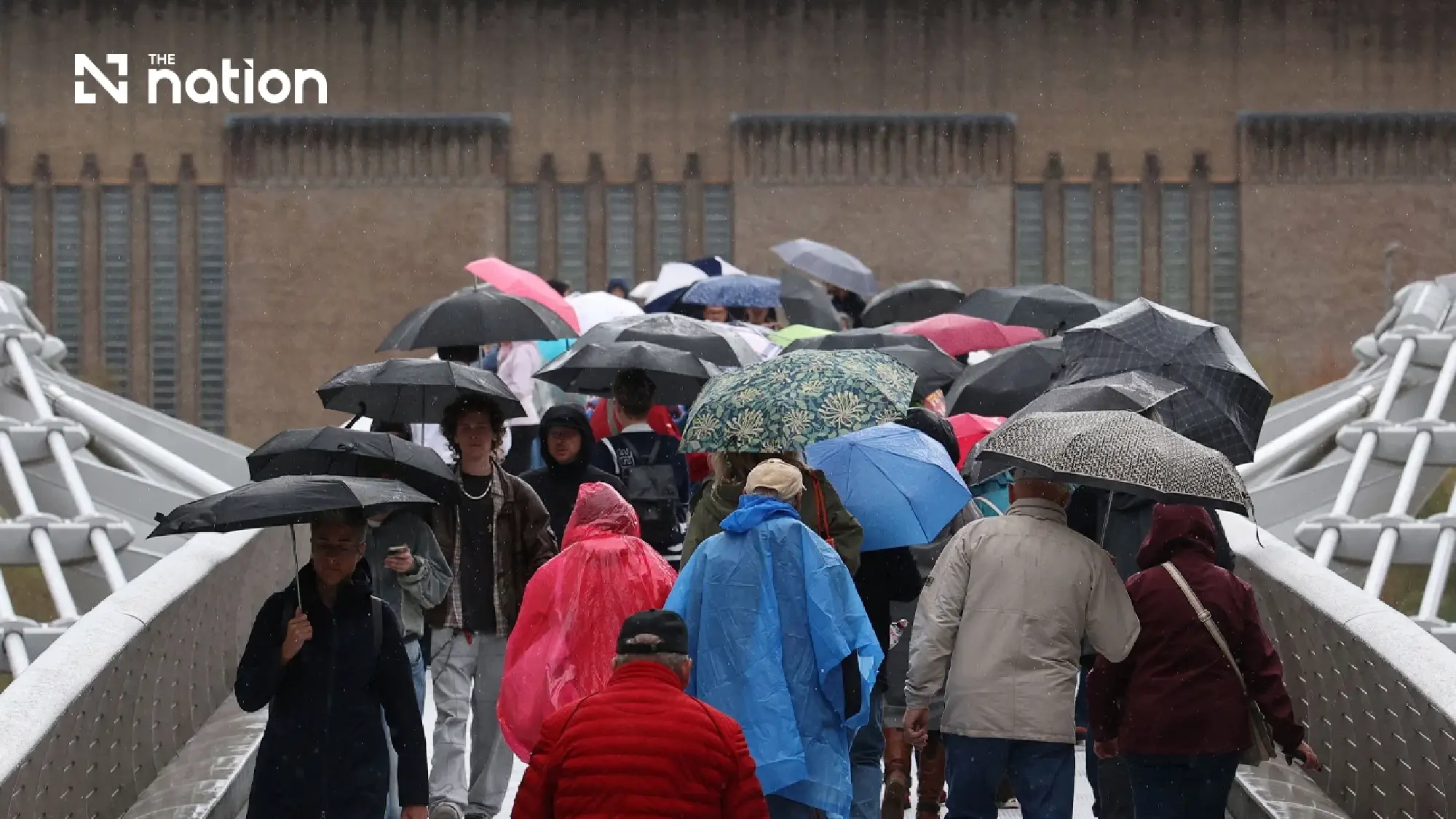 Global warming and El Niño push atmospheric water vapour to record high
