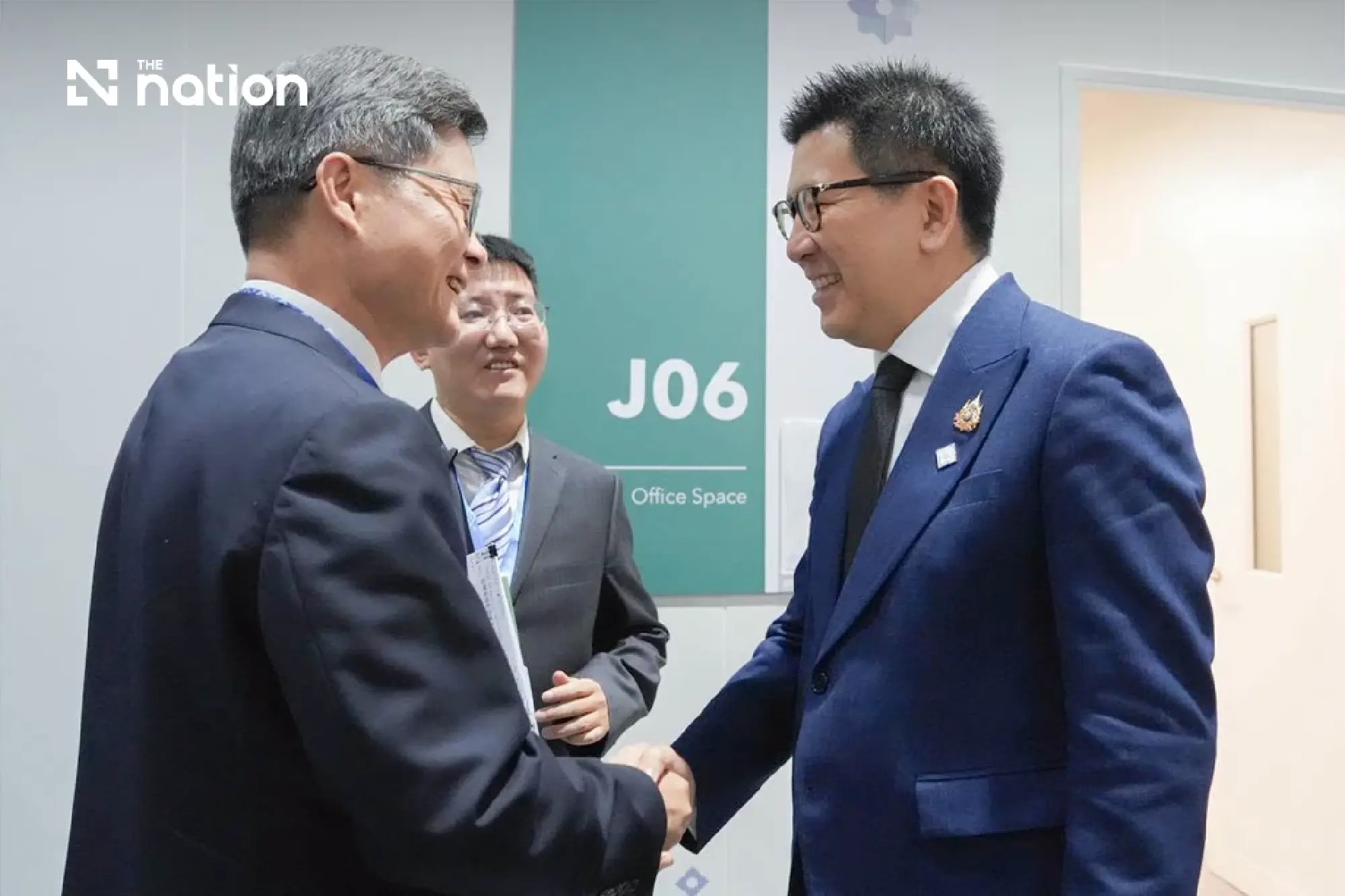 Thailand and China discuss investment and action against online scams