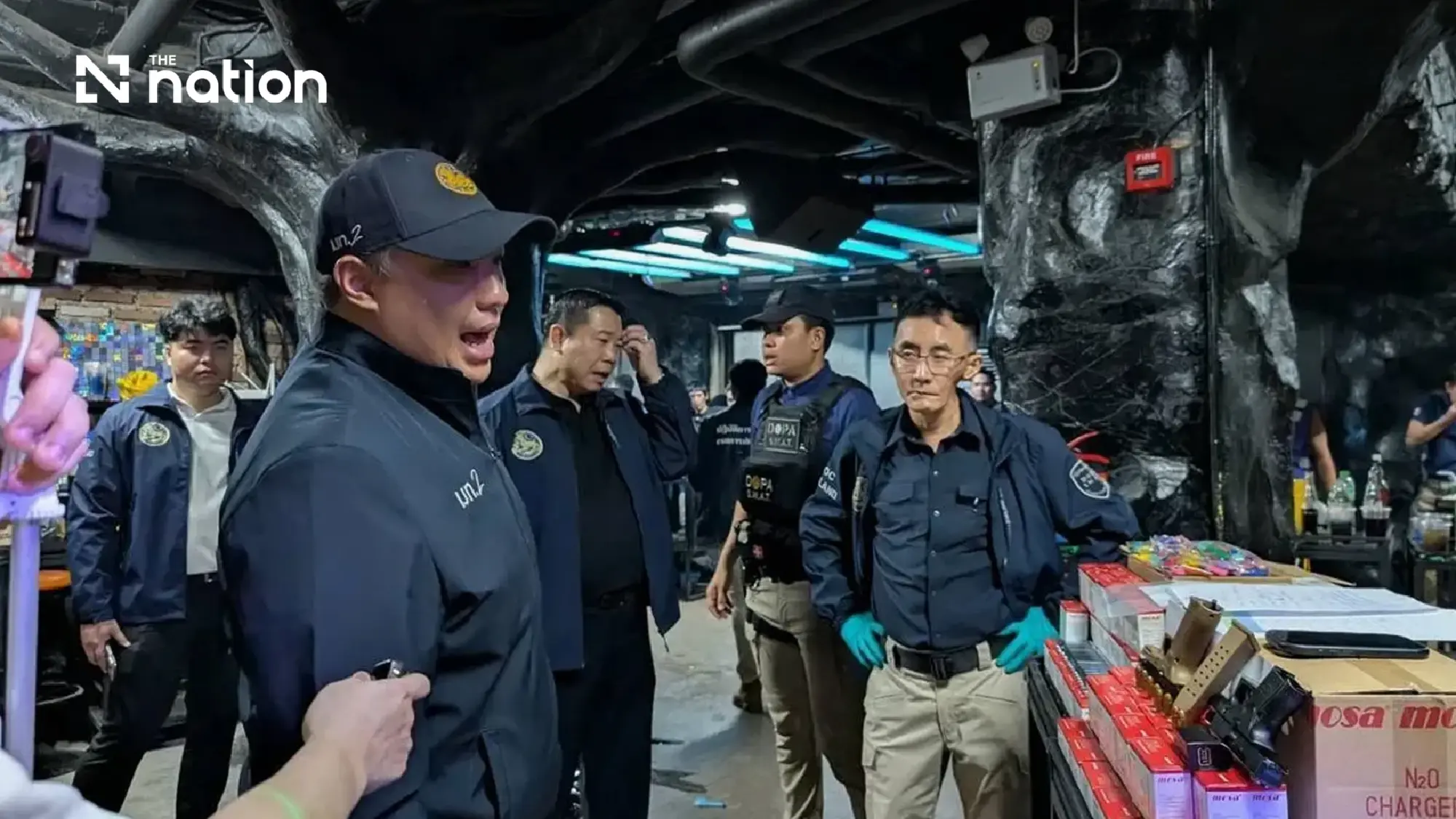 Khao San bar raid finds 30 underage patrons and suspected bribe records