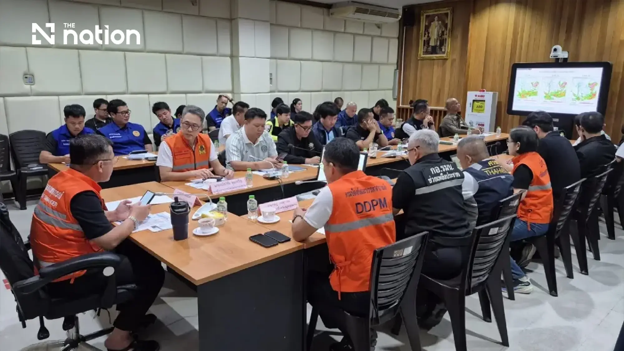 High tides and river overflow flood Samut Songkhram as authorities plan water pushers at 8 sites