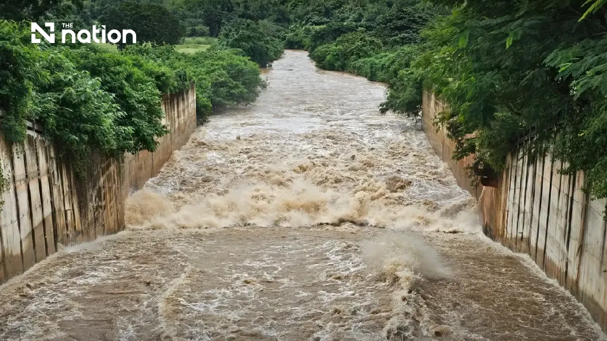 Kanchanaburi districts on alert as Lam Taphoen Reservoir overflows