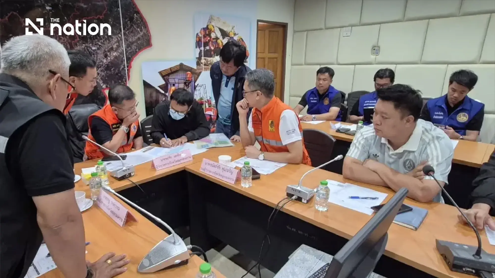 High tides and river overflow flood Samut Songkhram as authorities plan water pushers at 8 sites