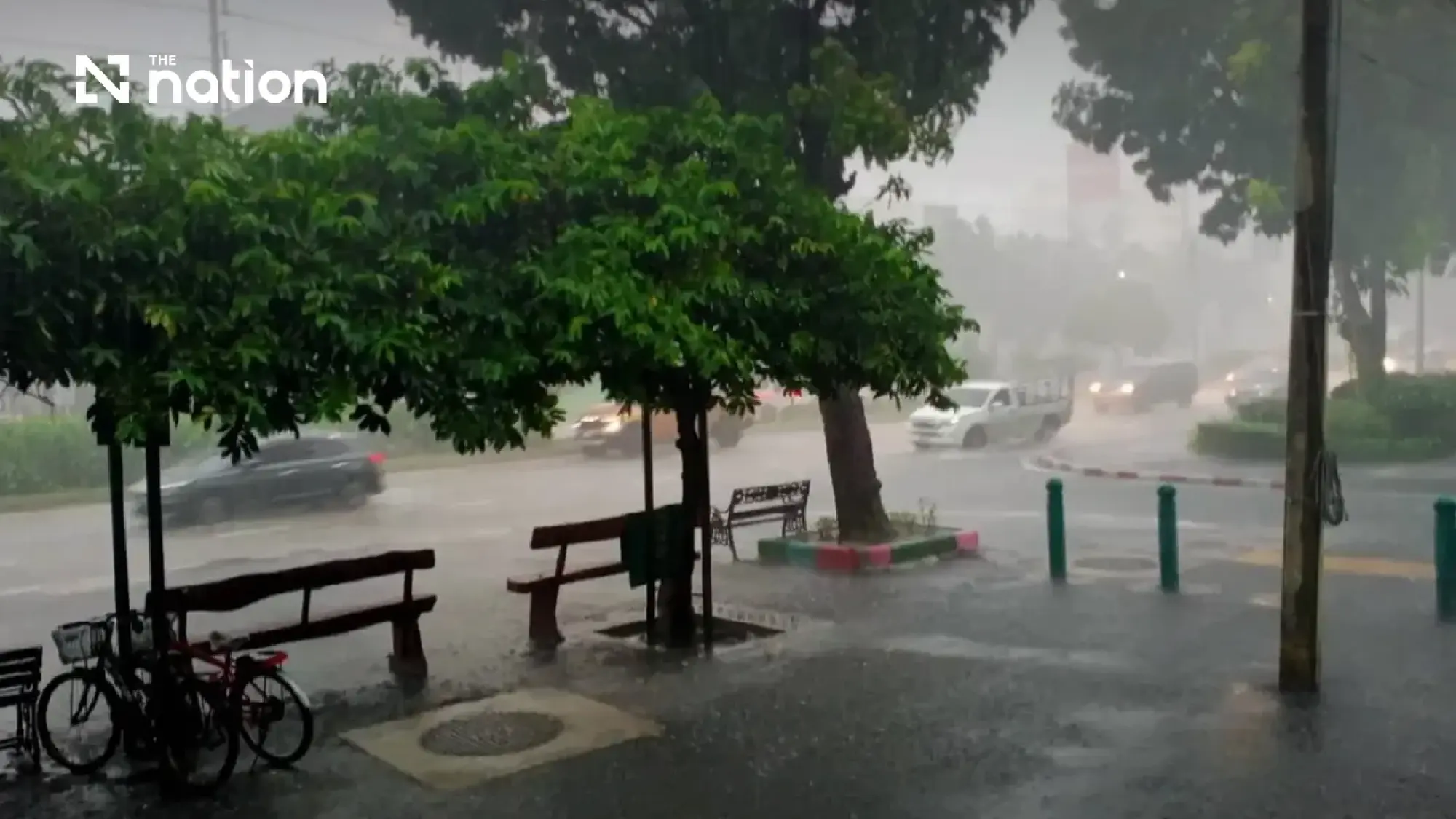 Bangkok roads flood as Nong Khaem logs 102.5mm of rain in three hours on October 17