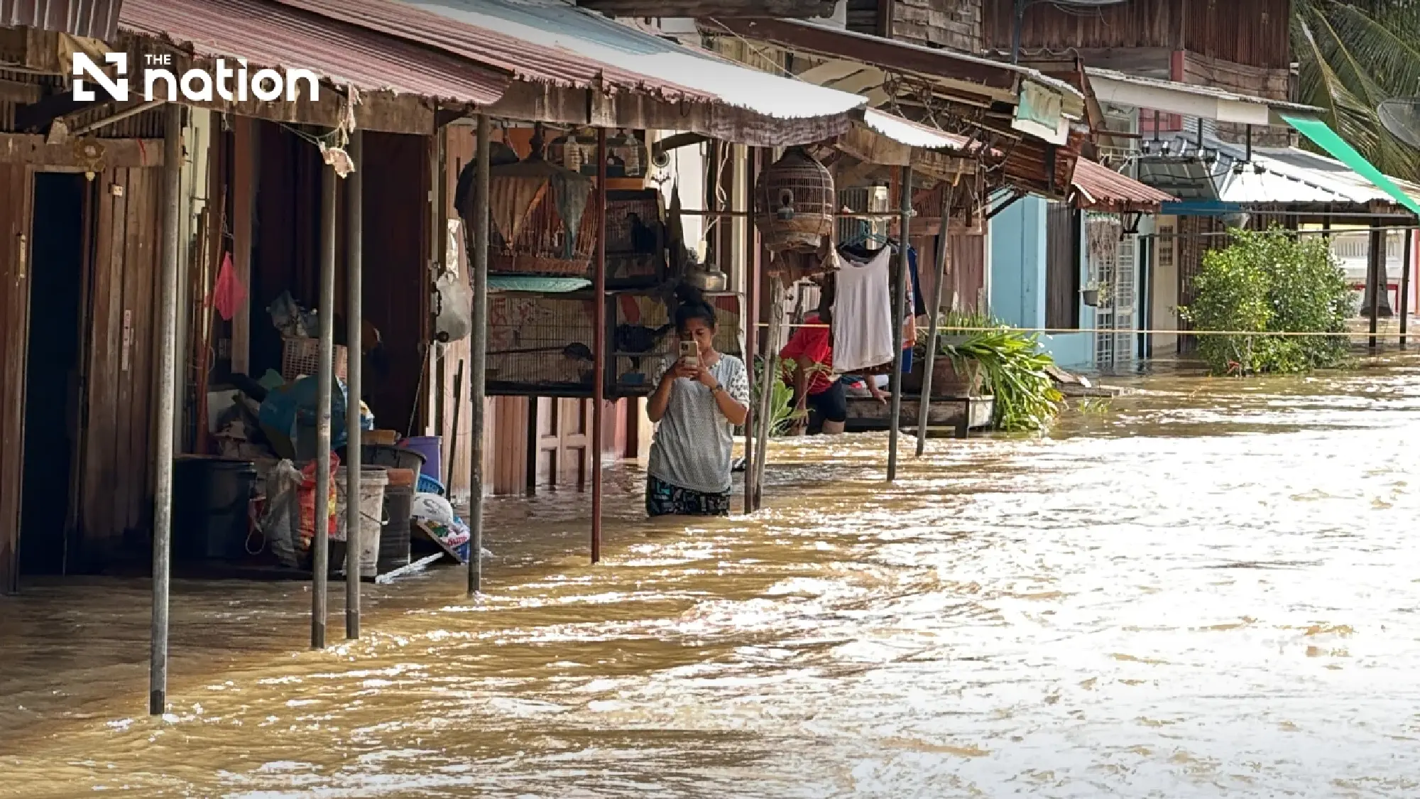 More than 300 homes hit by severe flooding in Khao Yoi, Phetchaburi