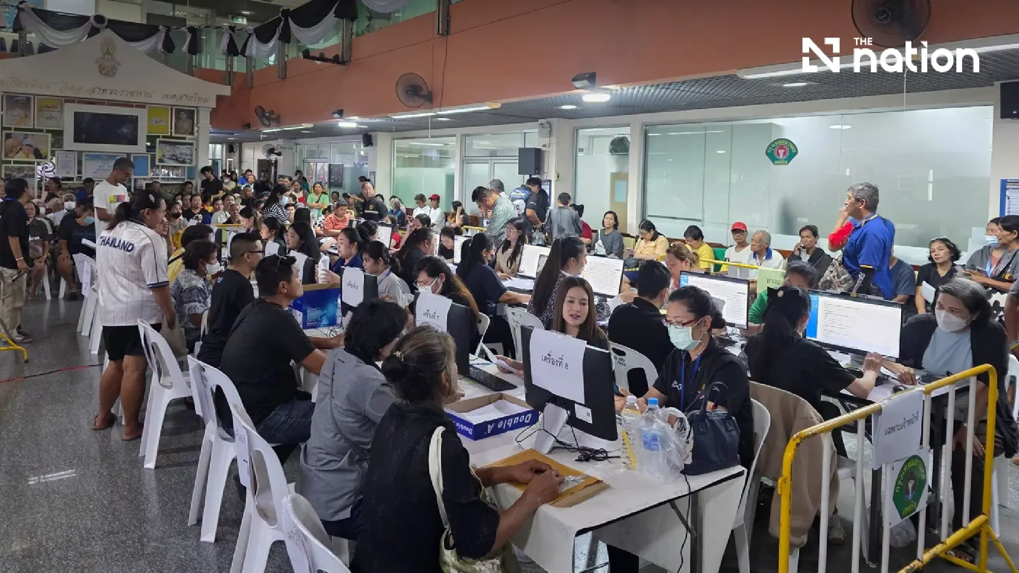 Bangkok extends flood relief deadline as five districts add services