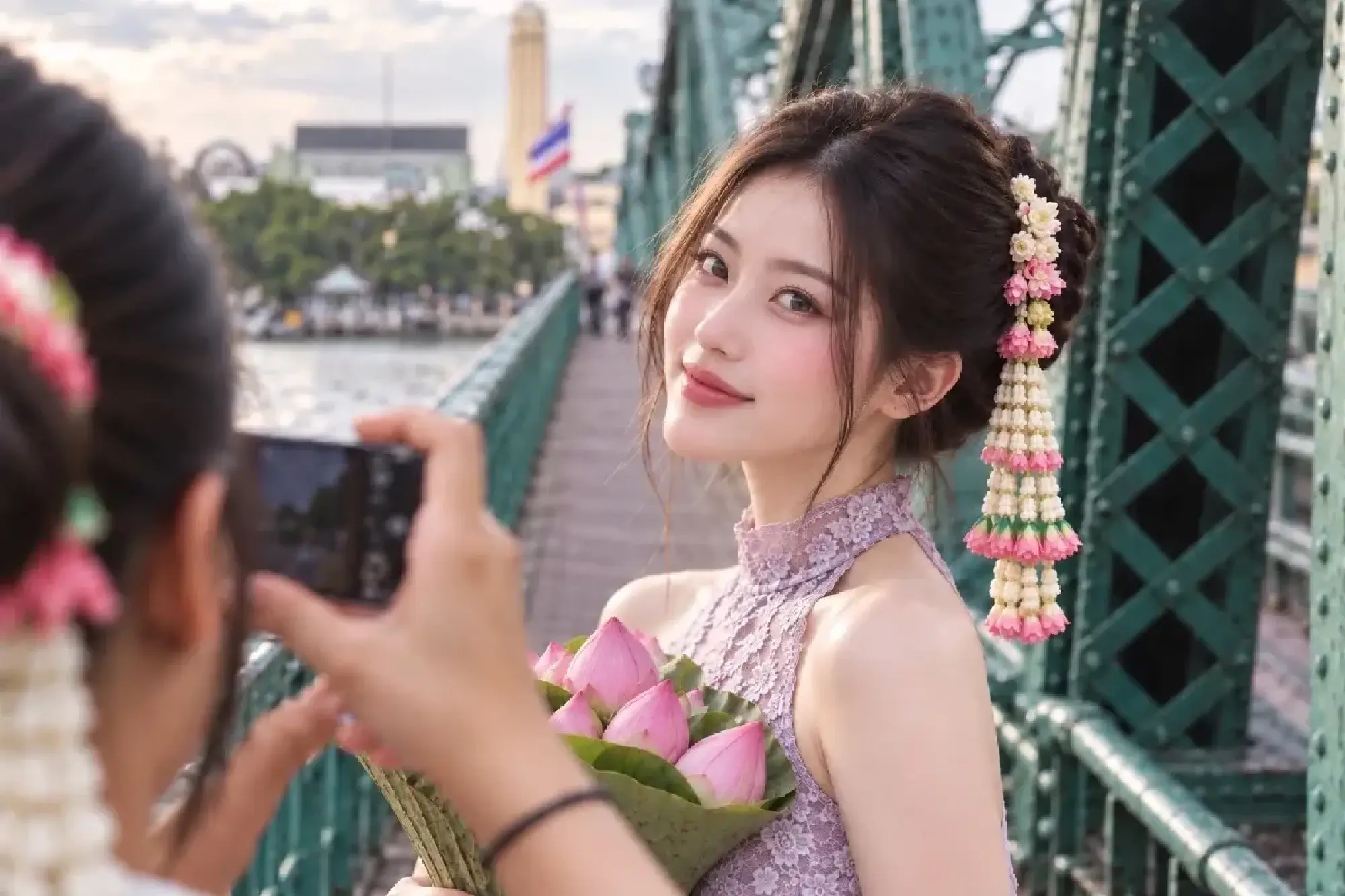 Chinese tourists flock to Bangkok’s Song Wat and Khlong Bang Luang, embrace lotus-garland craze