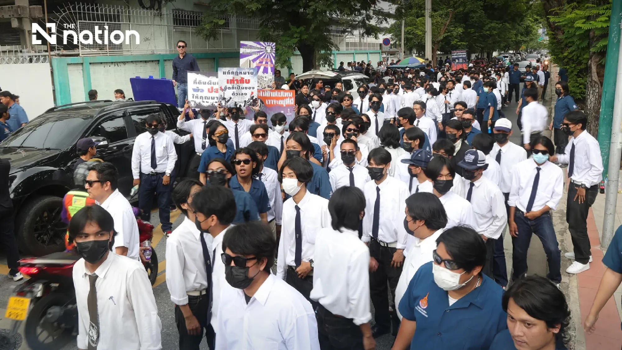 Uthenthawai students protest relocation as Chula backs public use