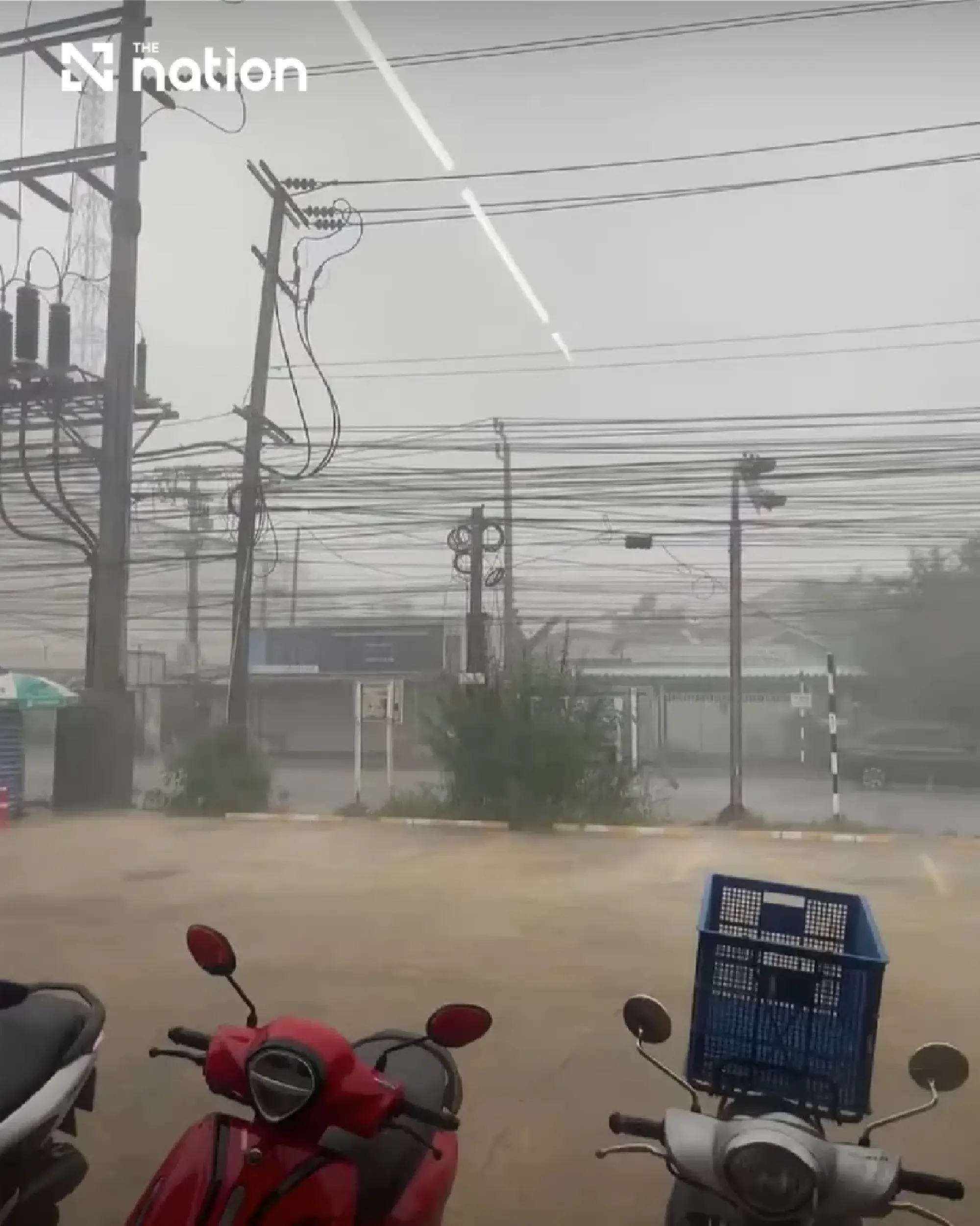 TMD warns of heavy rain, strong winds and lightning in Bangkok
