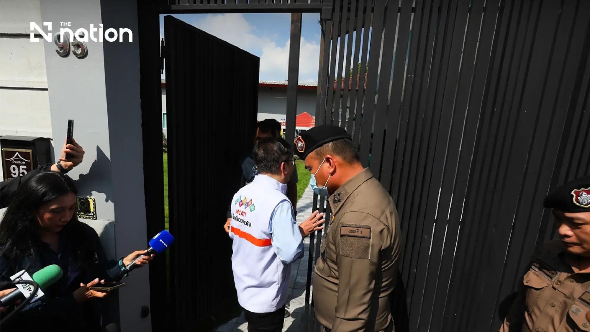 Health officials check Nonthaburi home with over 81 psychiatric patients on Oct 8