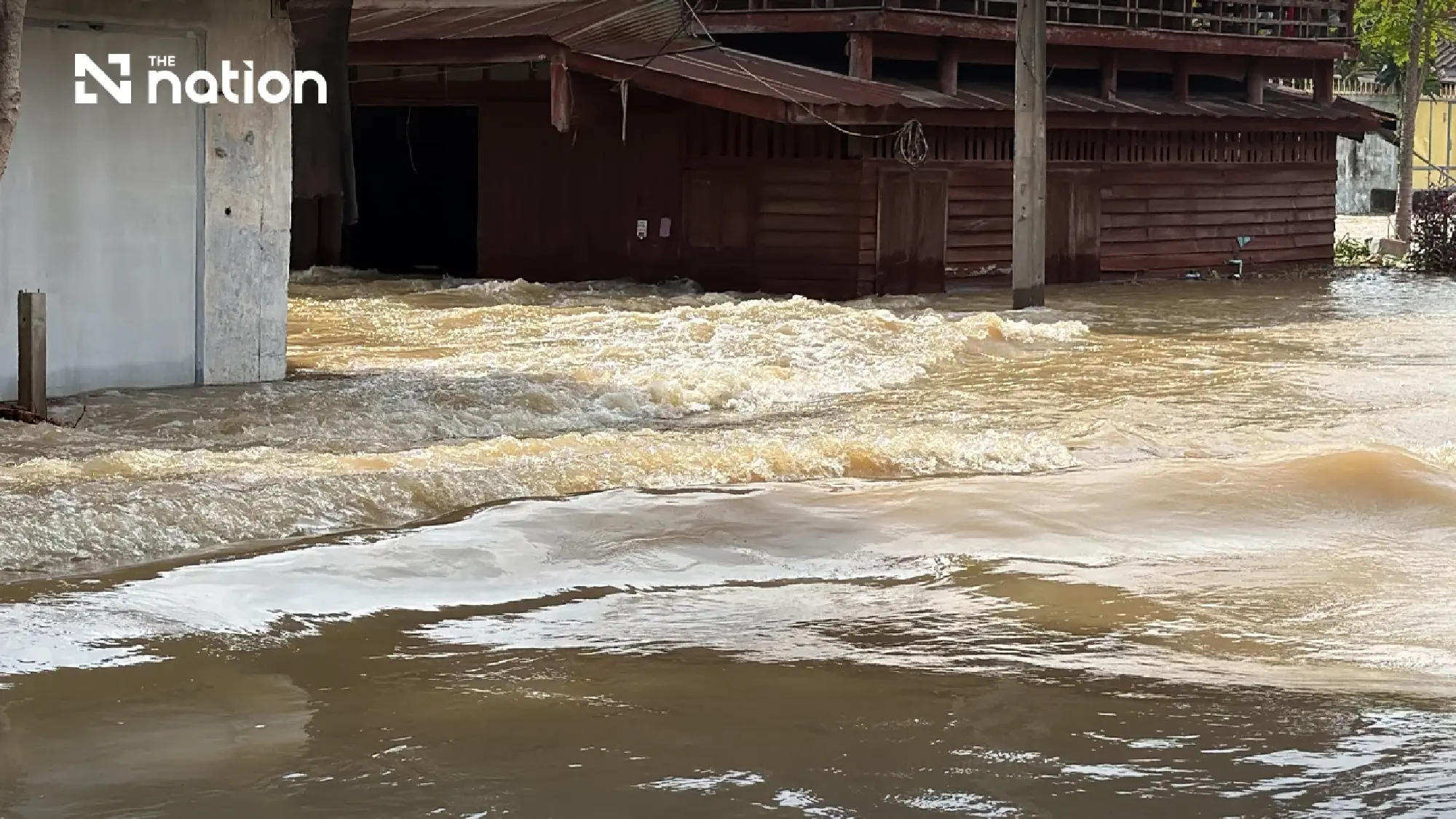More than 300 homes hit by severe flooding in Khao Yoi, Phetchaburi
