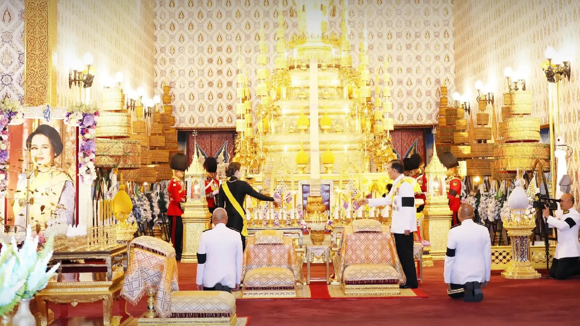 Their Majesties mark first anniversary of Queen Sirikit's passing