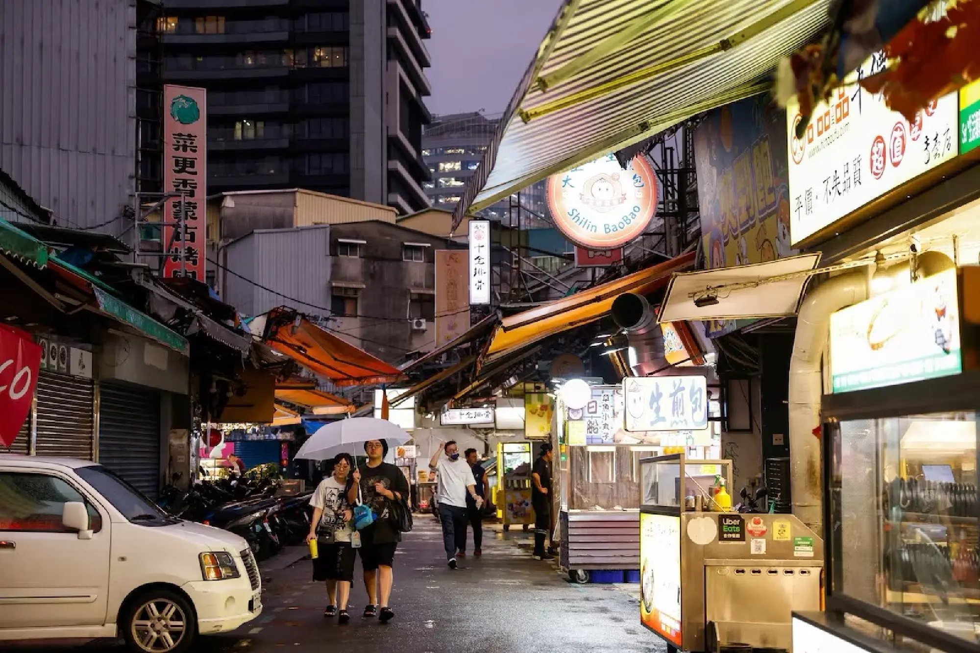 Taiwan cancels over 600 flights as Typhoon Champi nears on October 23
