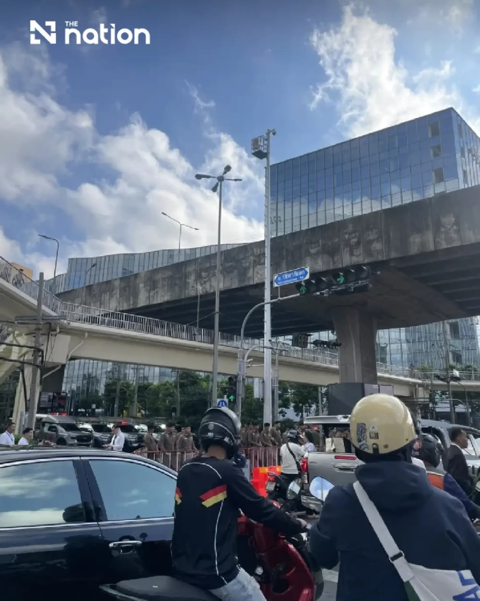 Bangkok closes Ratchadaphisek stretch both ways on October 15–16