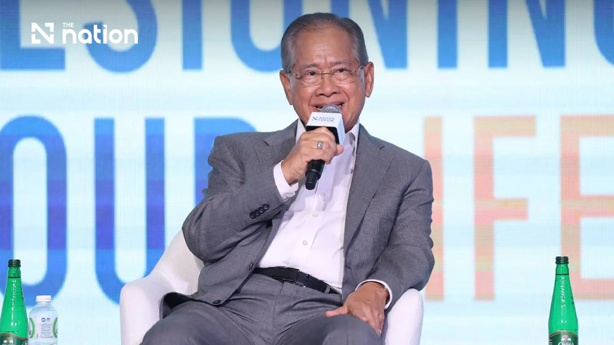  Dr Narongchai Akrasanee