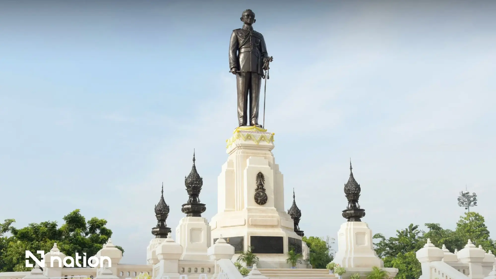 Anutin leads Cabinet tribute to King Rama IX on memorial day