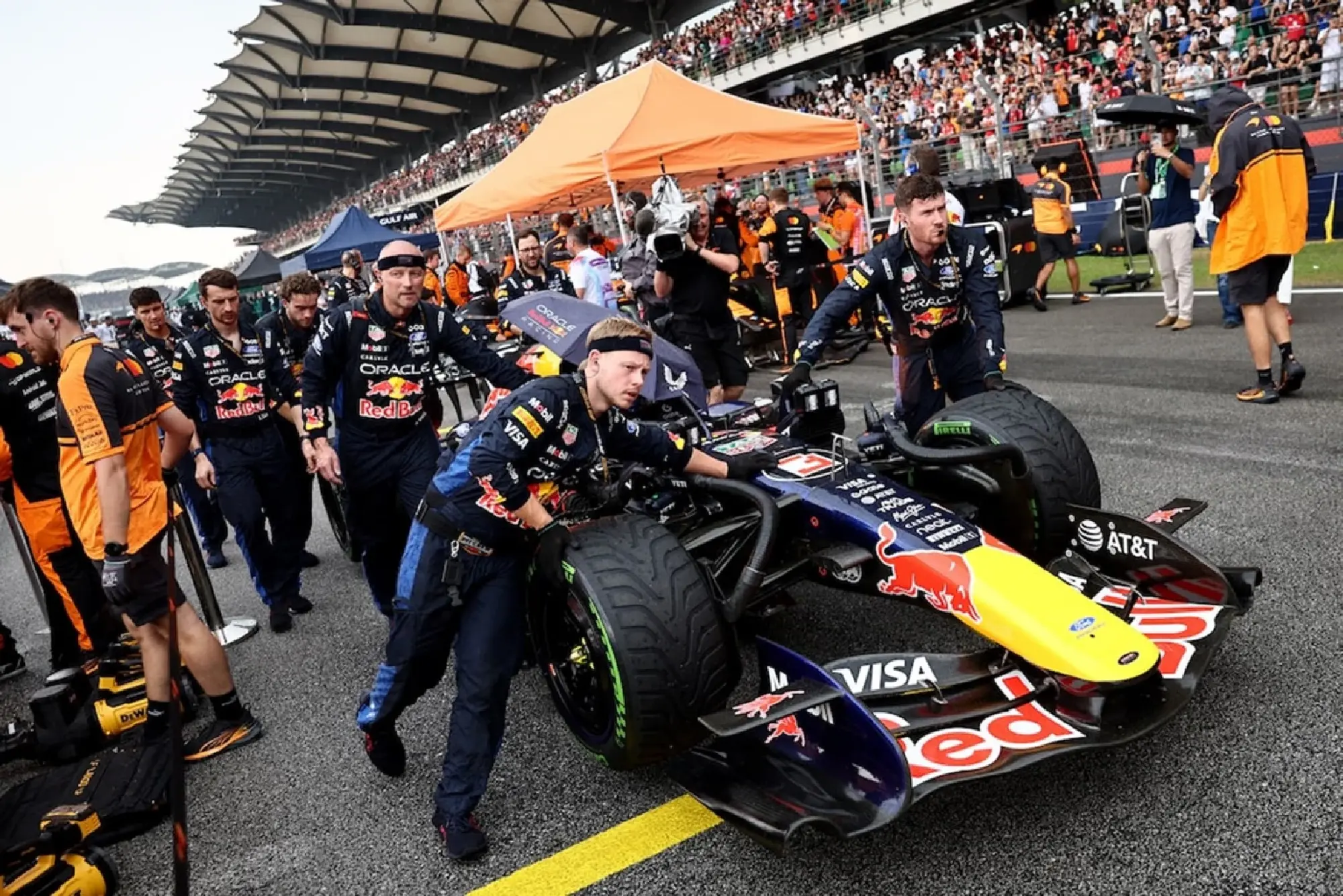 Verstappen wins Bahrain GP in Malaysia by 2.307s on Oct 4
