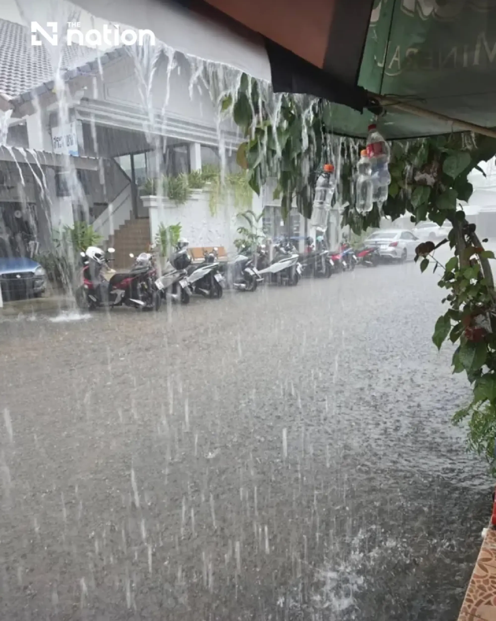 Phuket flooding disrupts travel in 3 districts on October 25