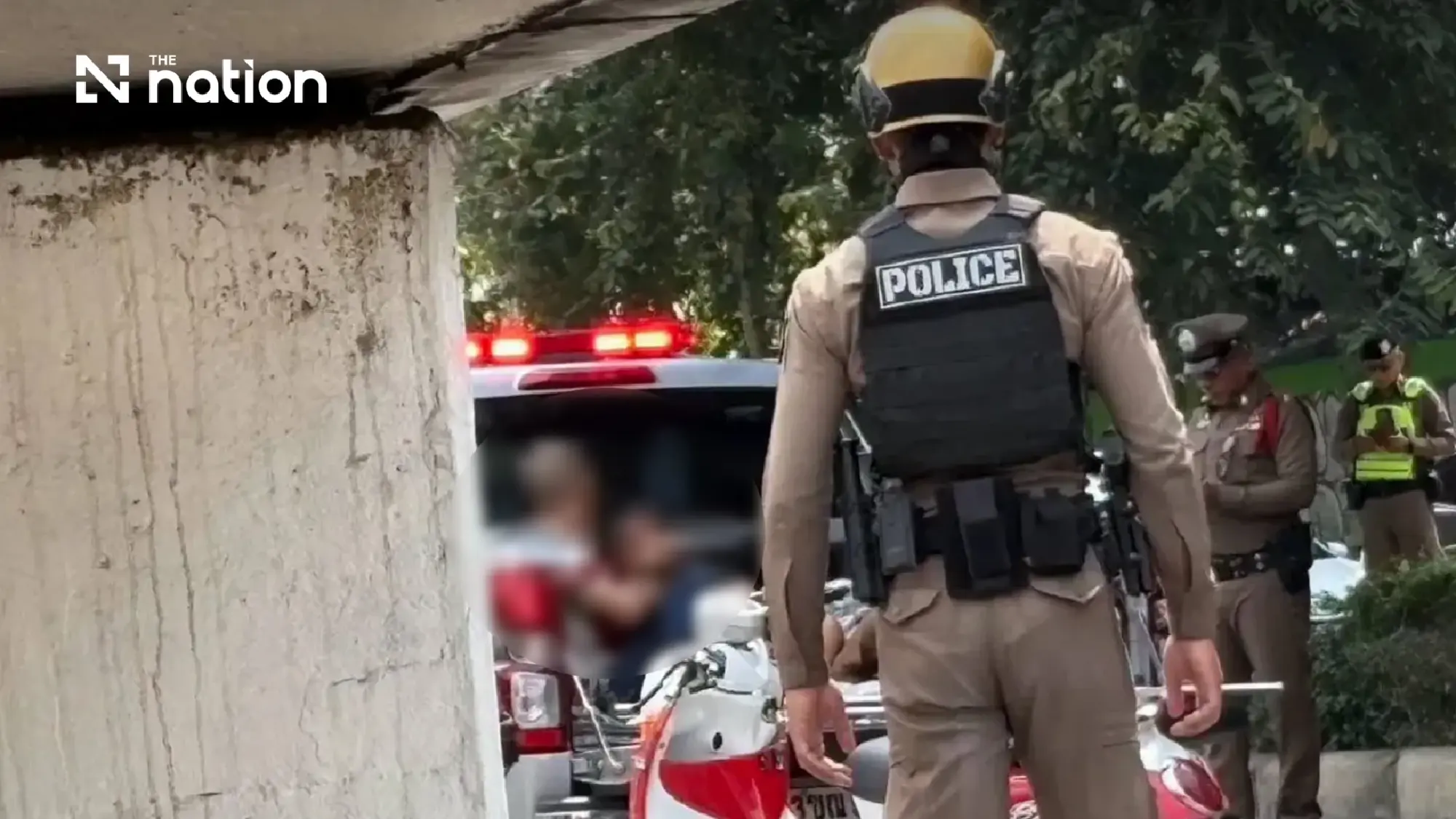 Police and rescuers intervened after a man reportedly held a child at knifepoint