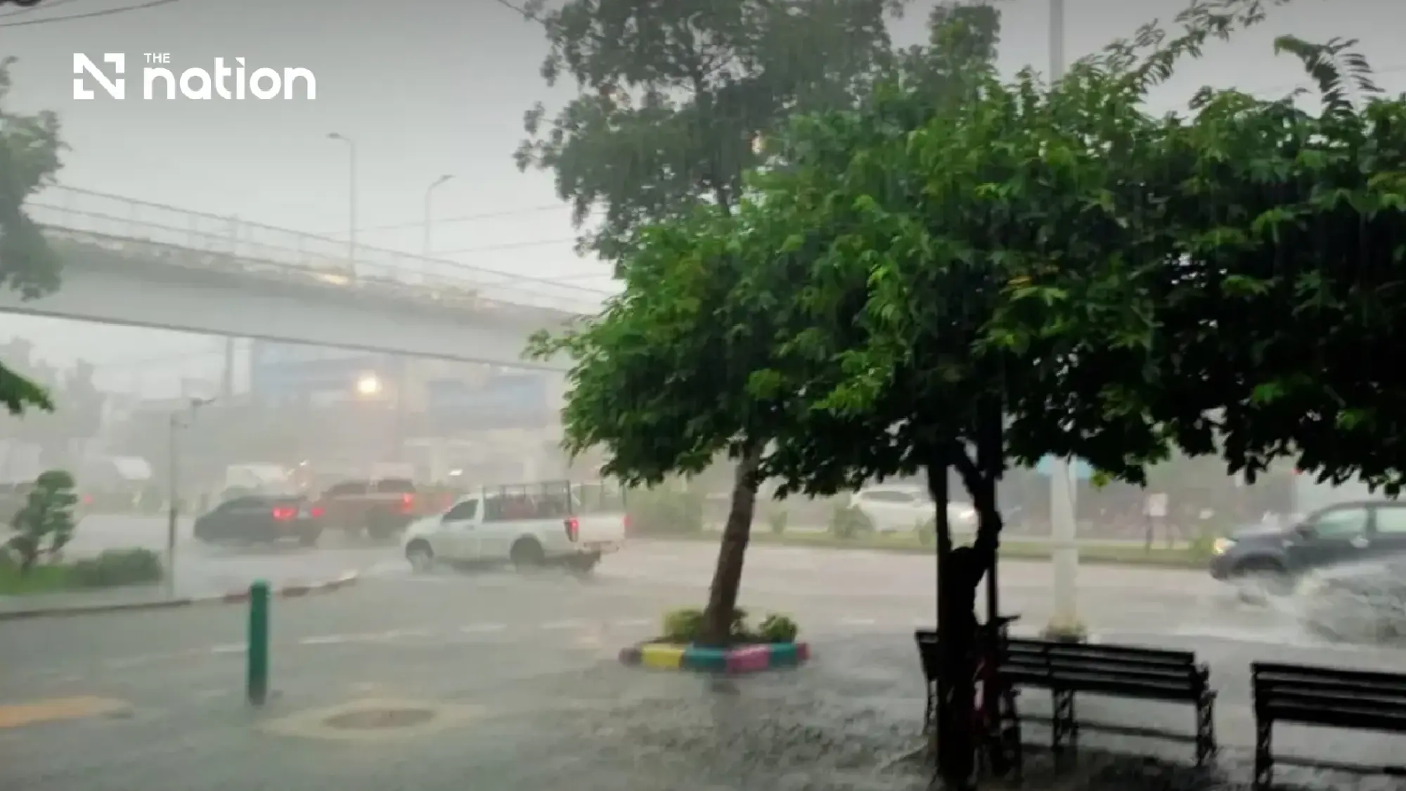 Bangkok roads flood as Nong Khaem logs 102.5mm of rain in three hours on October 17