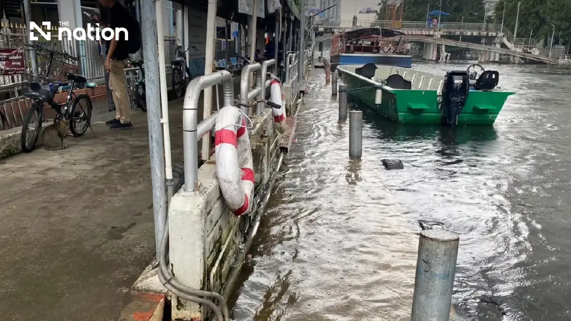 Bang Kapi urges residents to keep belongings raised on Oct 6