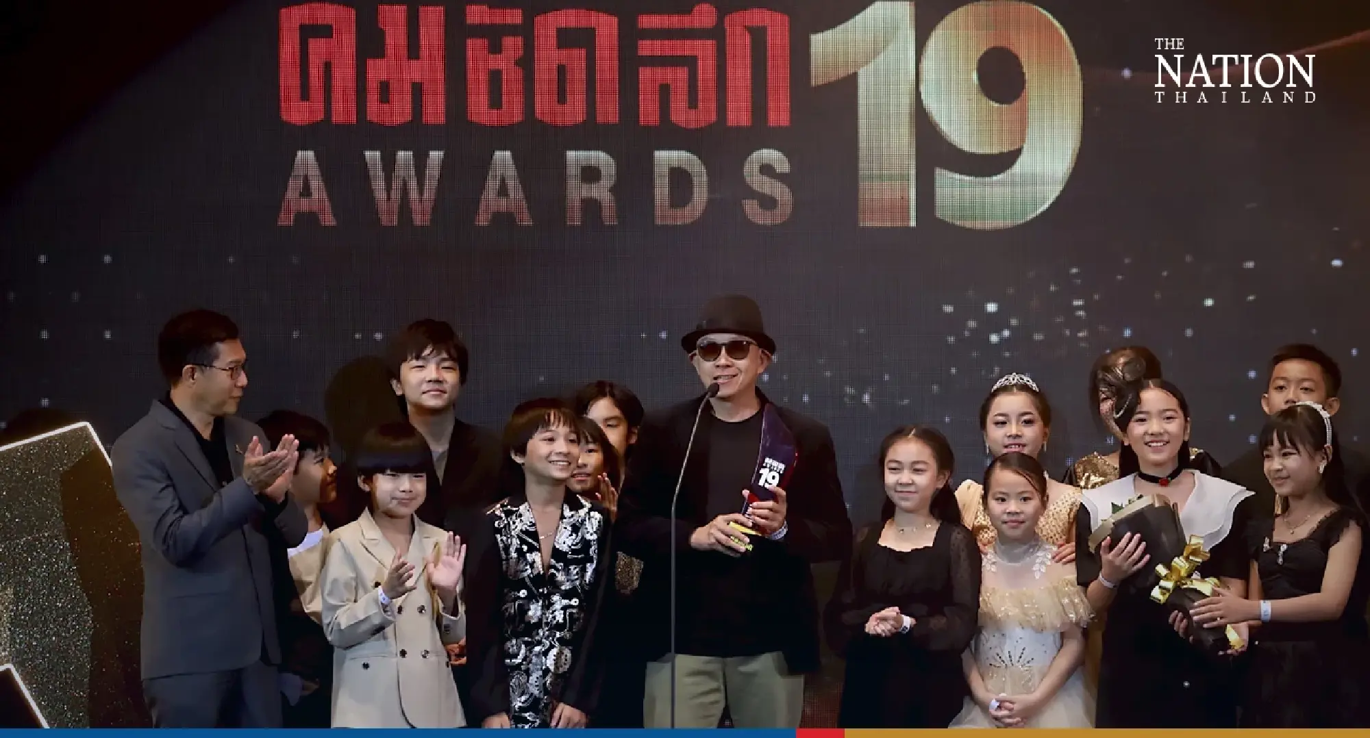 Red carpet takes a Thai twist at annual film, TV and music awards - Photo 13