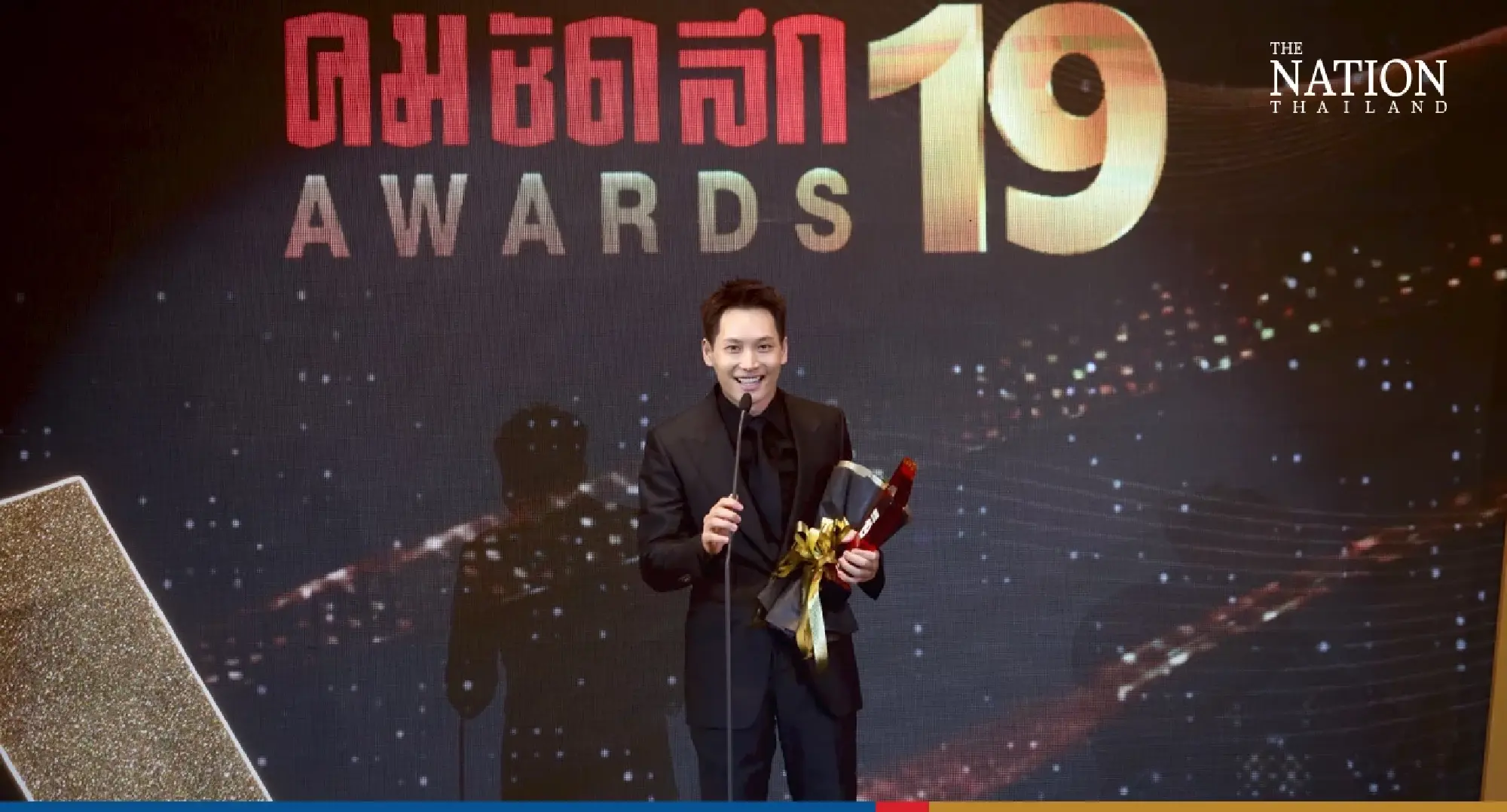 Red carpet takes a Thai twist at annual film, TV and music awards - Photo 14