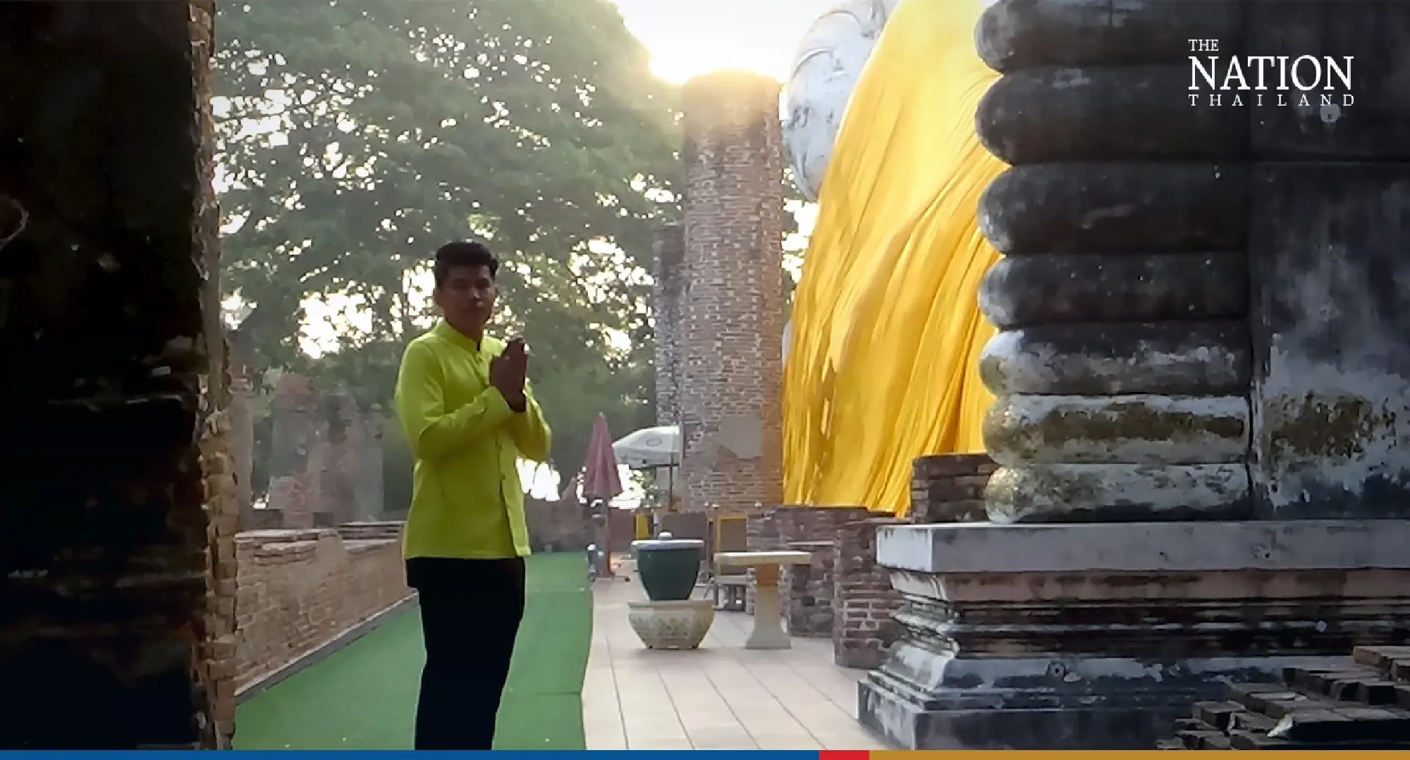 Sunrise above reclining Buddha in Ang Thong - Photo 5