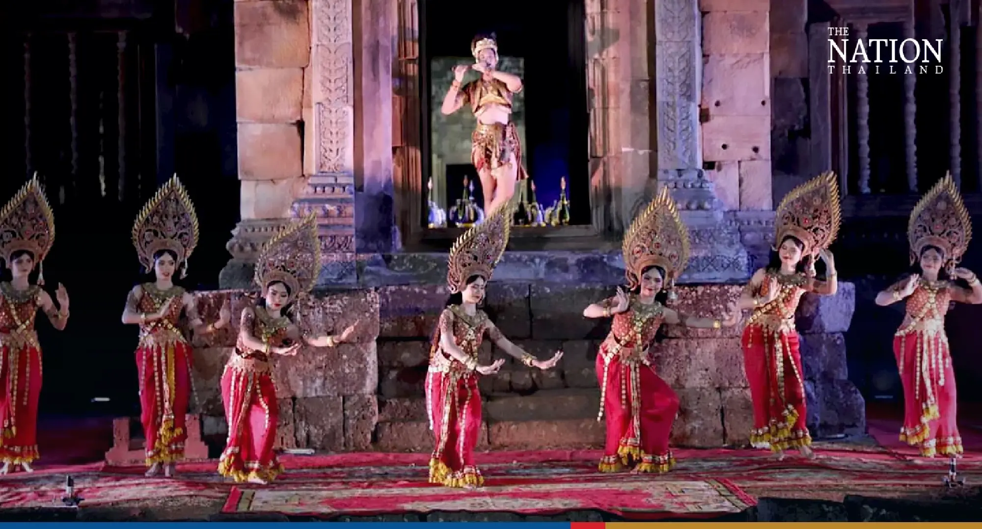 Local folklore show wins hearts of tourists at Buri Ram cultural festival - Photo 5
