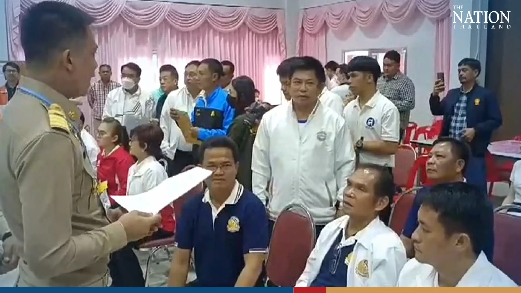 MP candidates in provinces pay obeisance at shrines before registering with EC - Photo 3