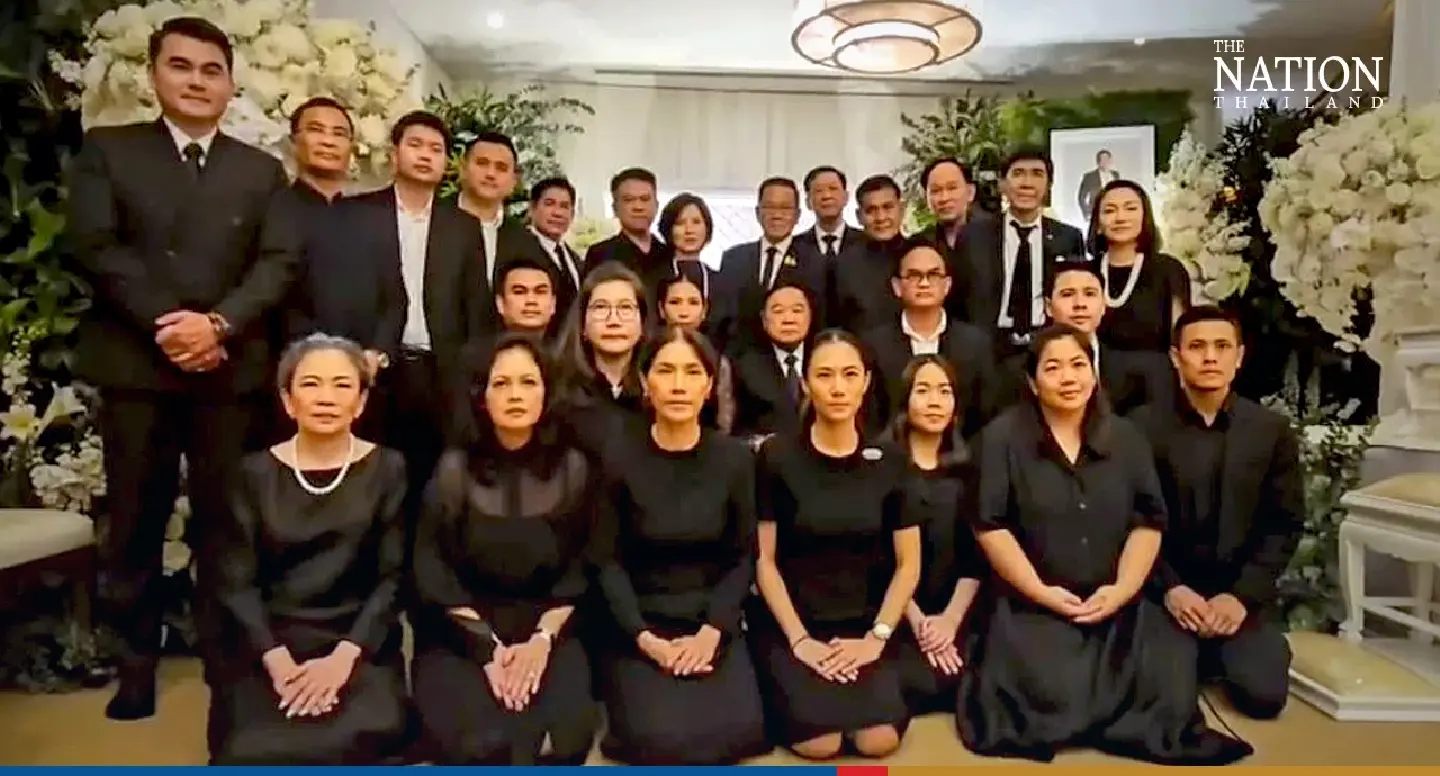 Prawit presides over Samut Prakan politician Chonsawat’s funeral - Photo 1