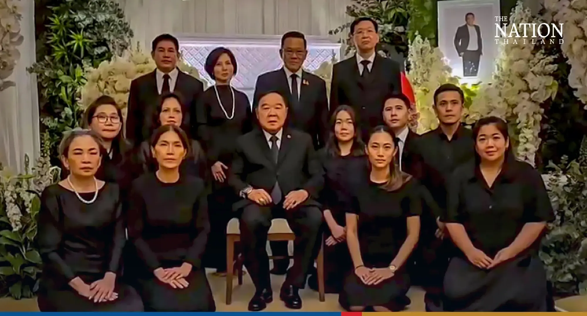 Prawit presides over Samut Prakan politician Chonsawat’s funeral - Photo 7