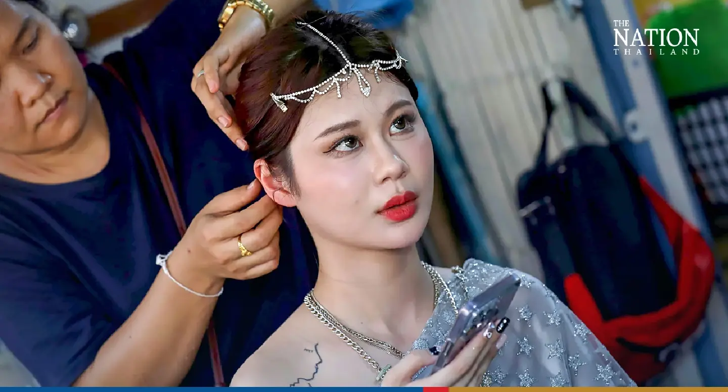Tourist demand for traditional Thai outfits surges over Songkran - Photo 2