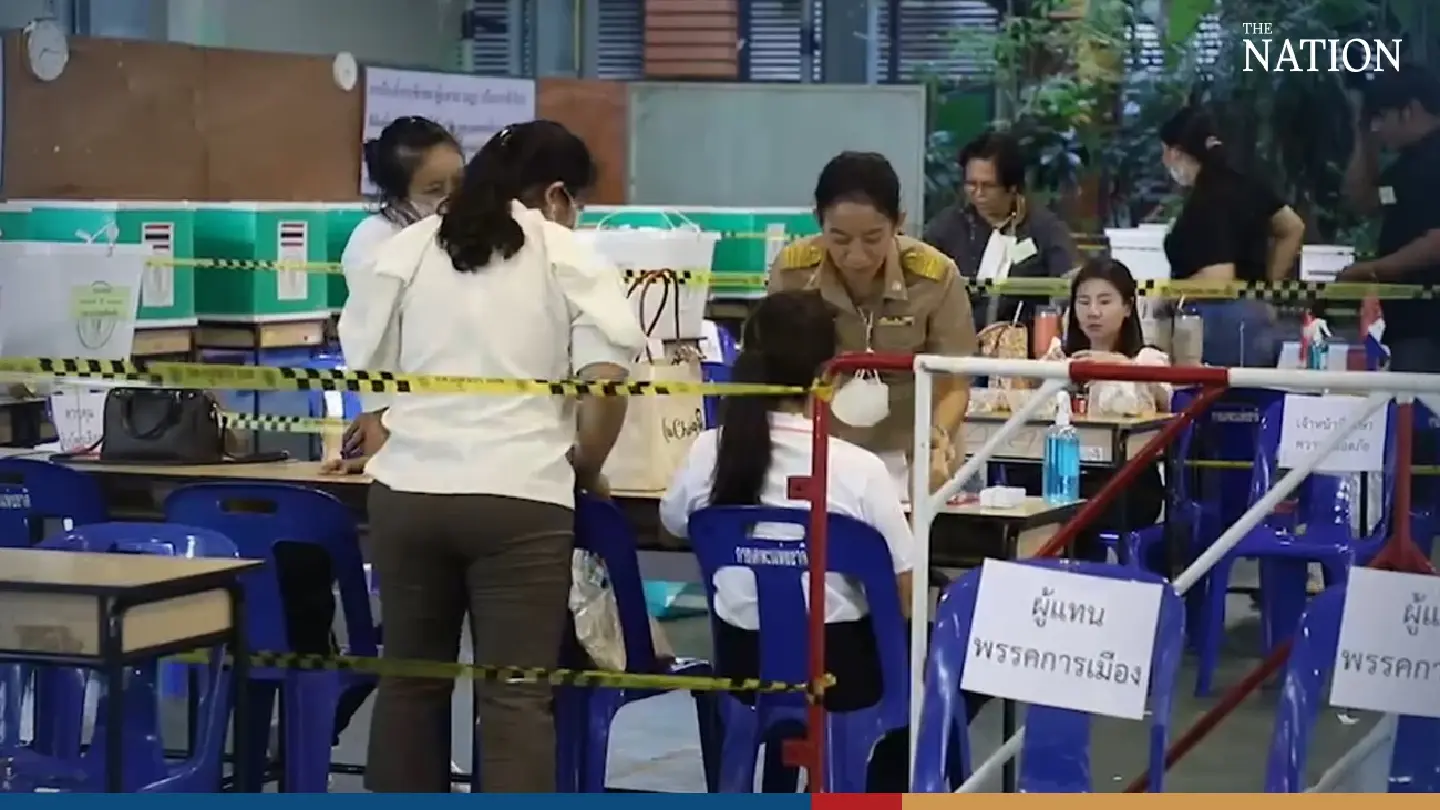 Bangkok voting on Sunday - Photo 3