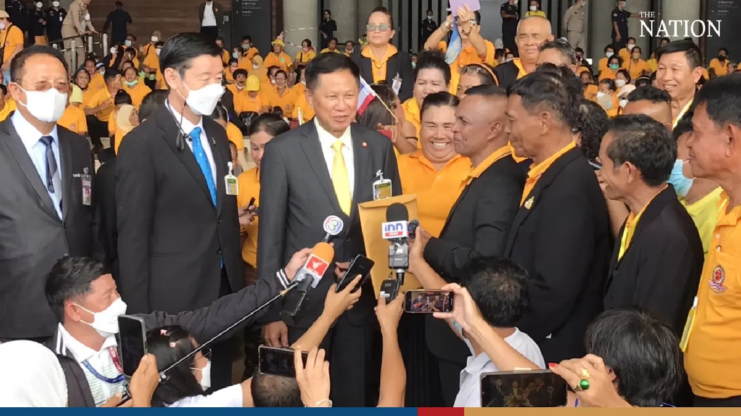 Royalists urge senators to oppose lese majeste law amendment - Photo 4